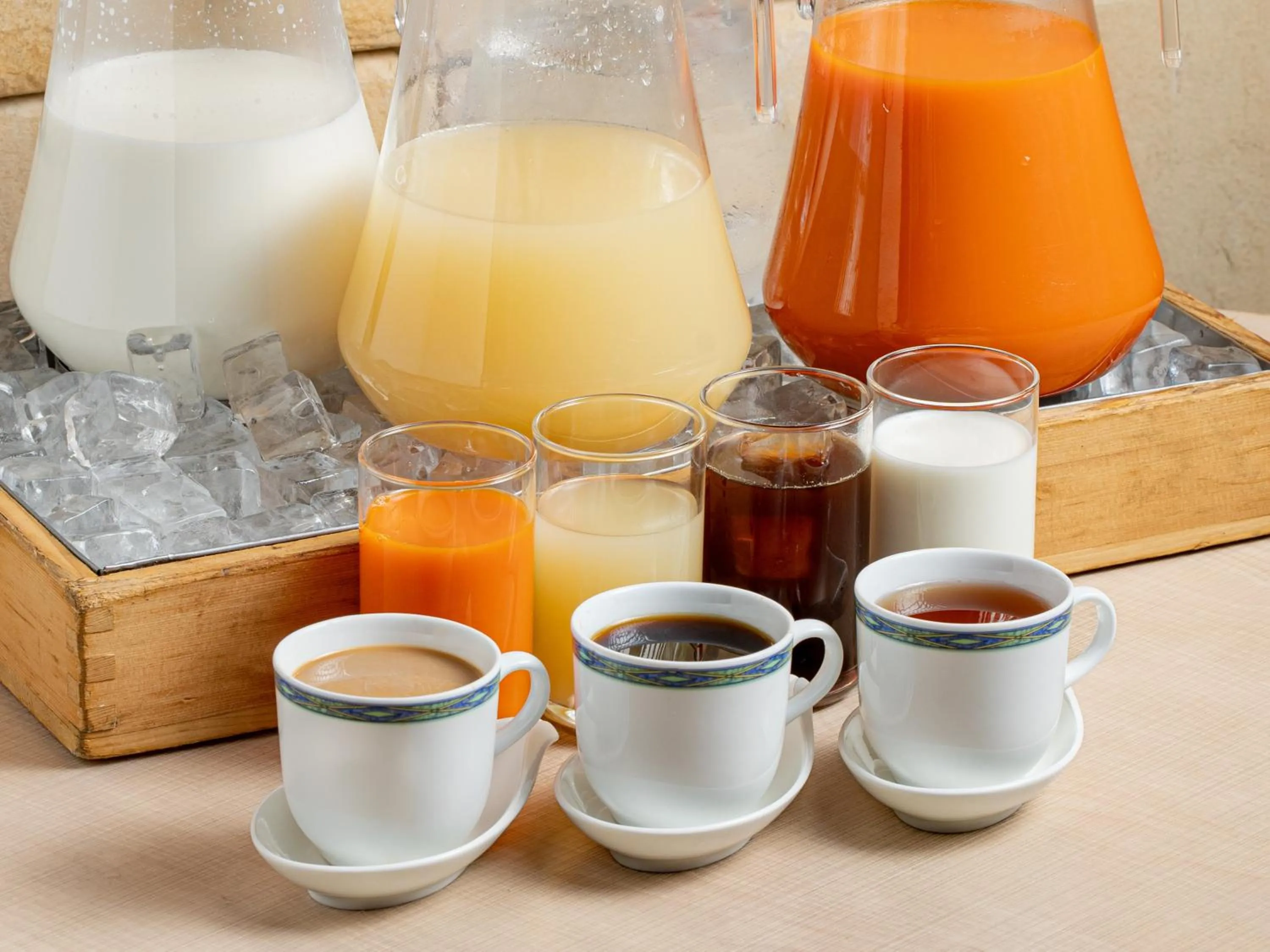 Restaurant/places to eat in the b hakata