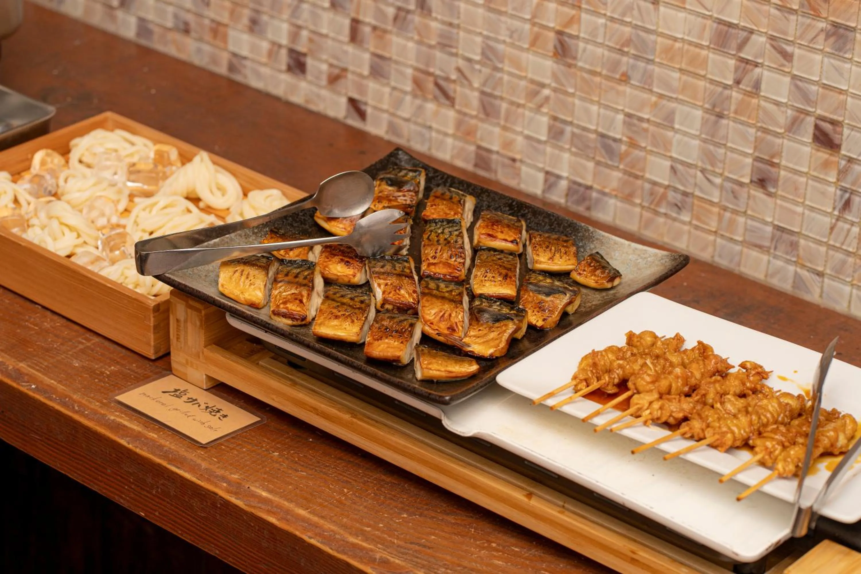 Restaurant/places to eat in the b hakata