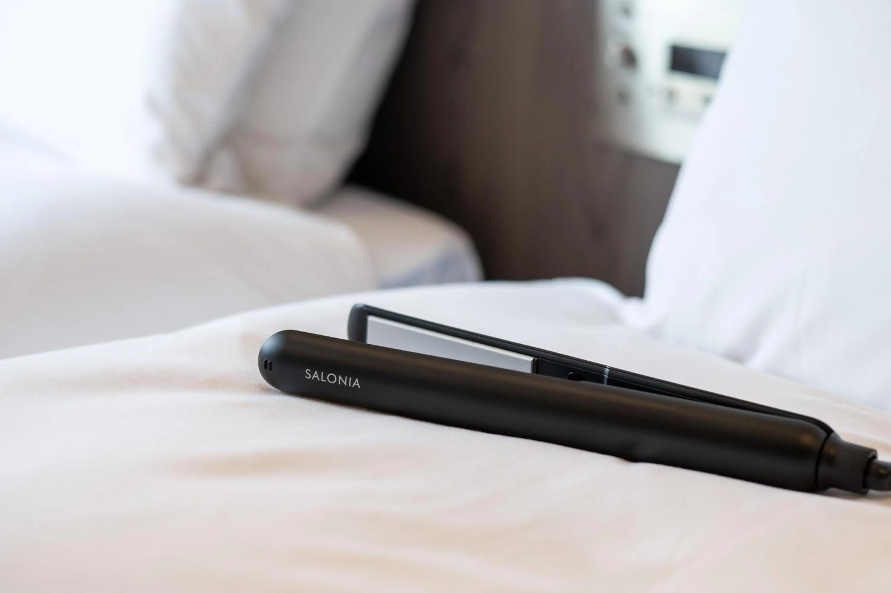 Photo of the whole room, Bed in the b hakata