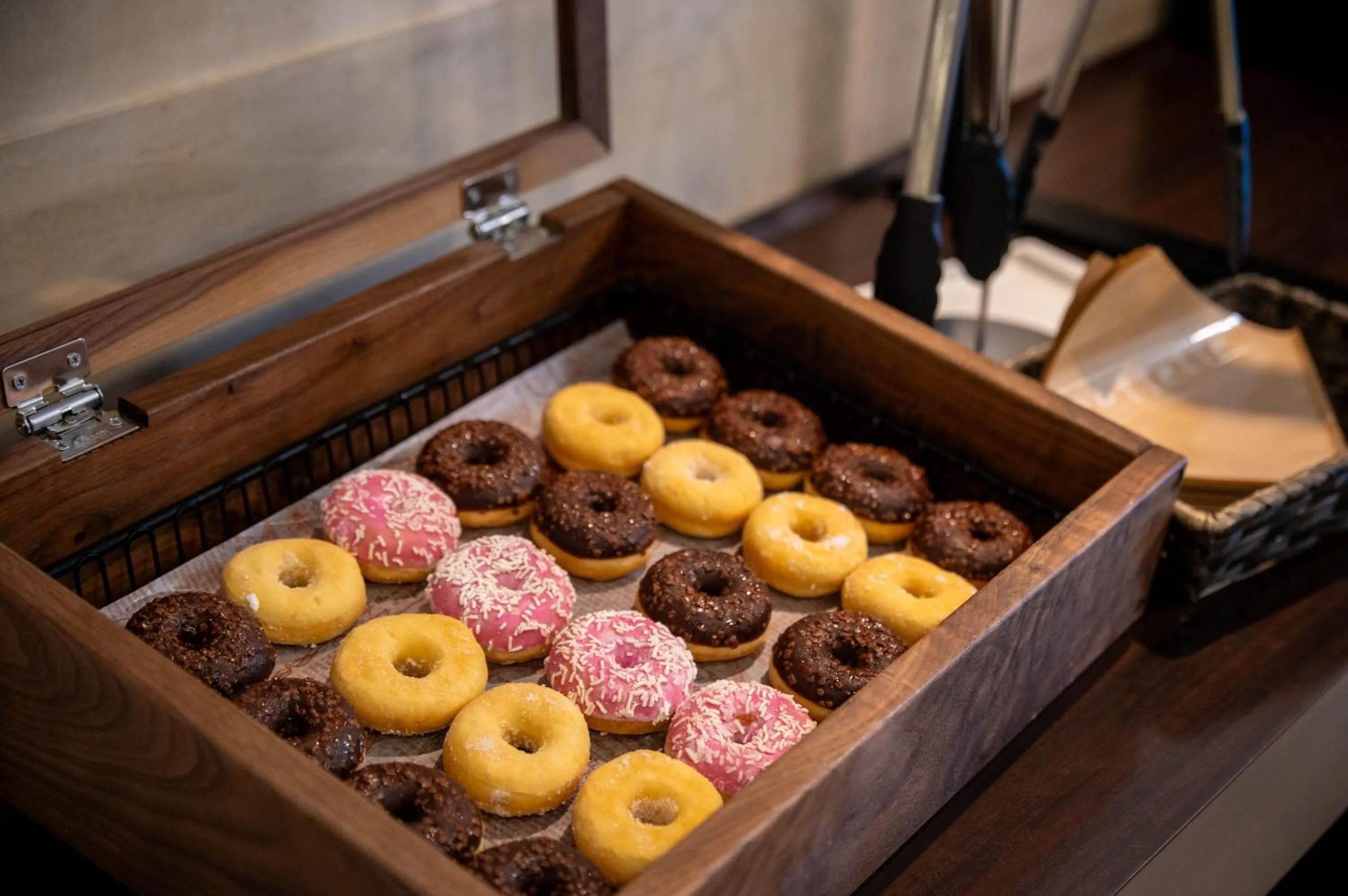 Area and facilities in the b hakata