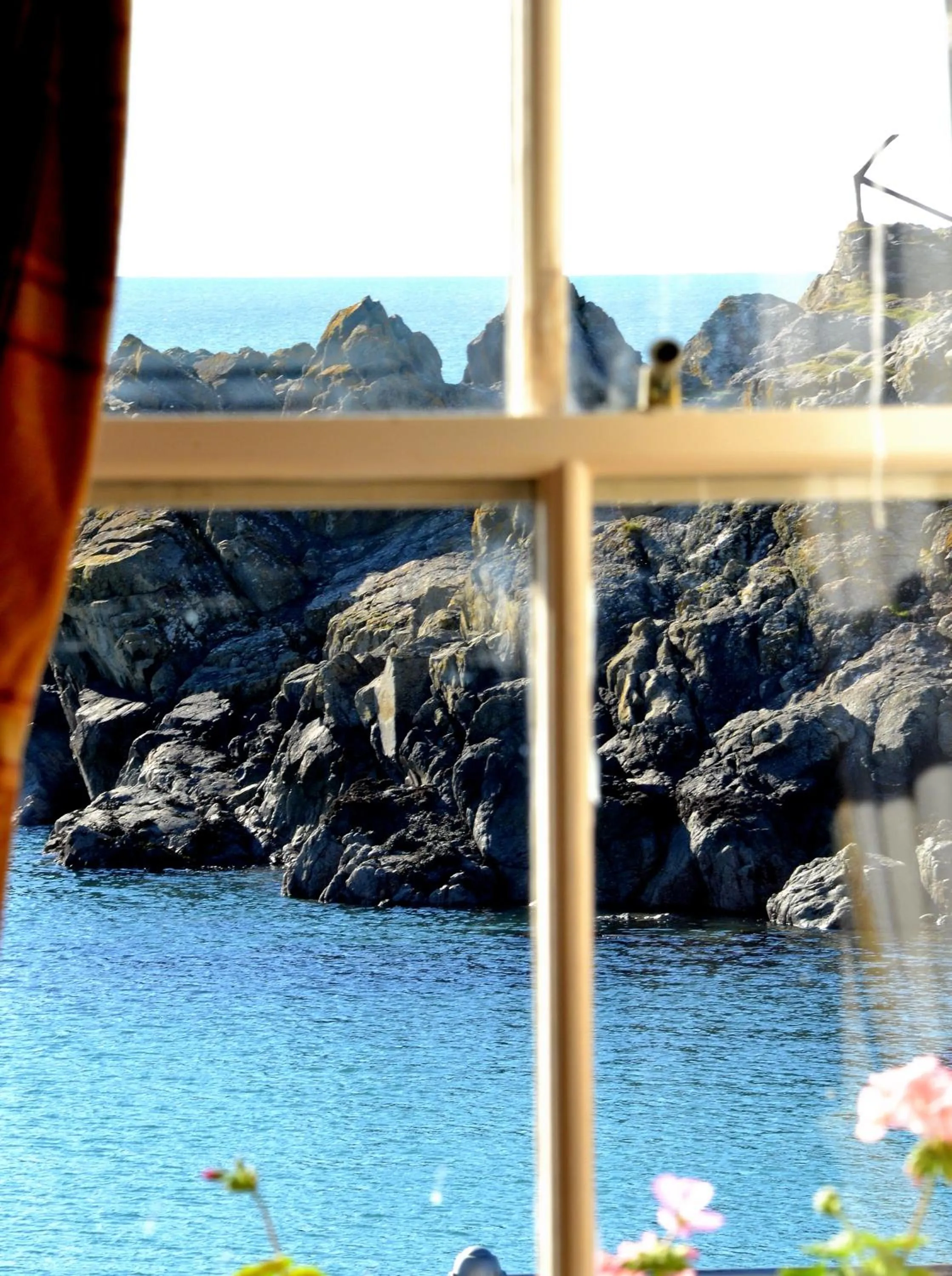 Bedroom in Crown hotel