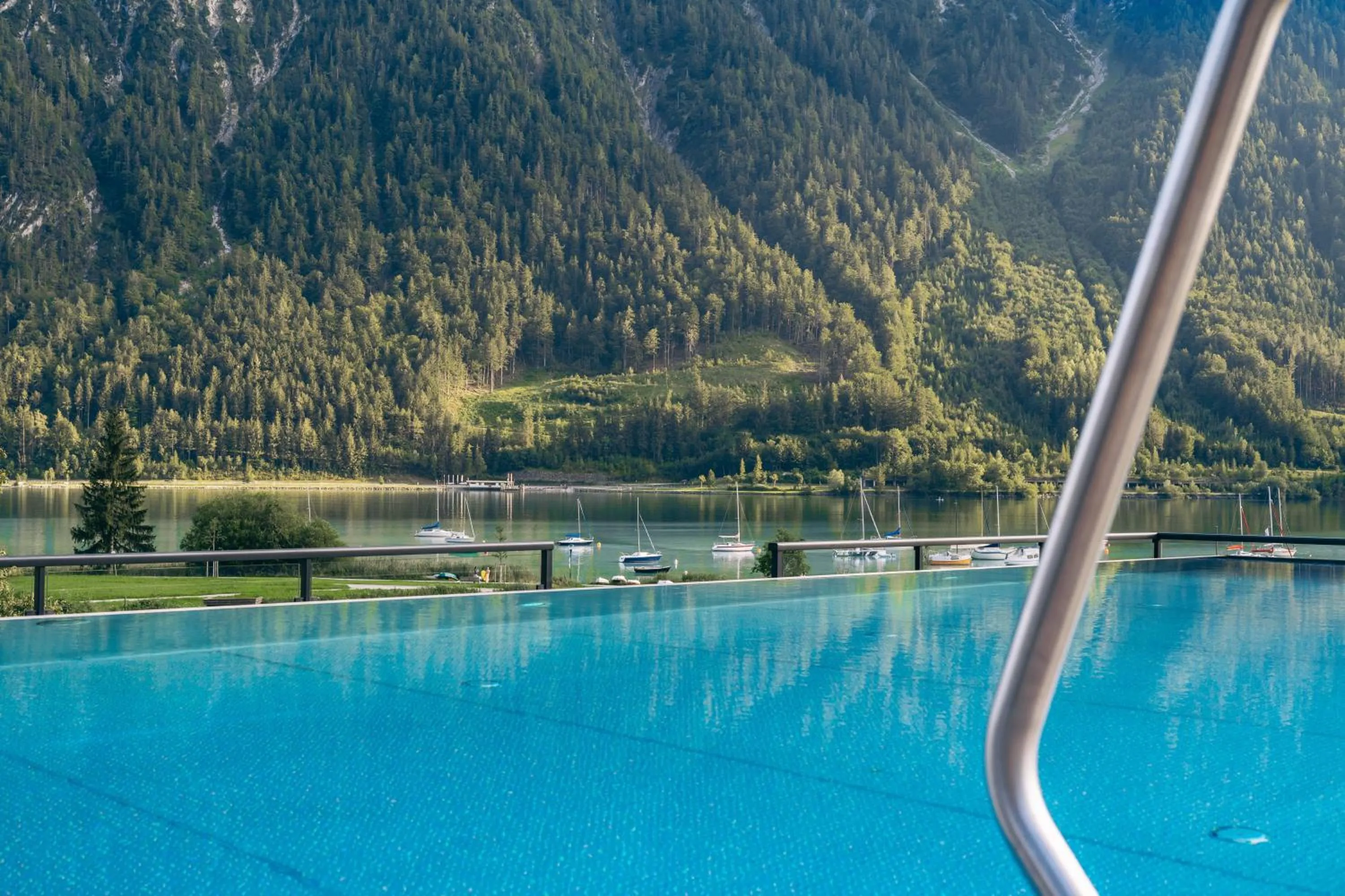 Lake view in Familienresort Buchau