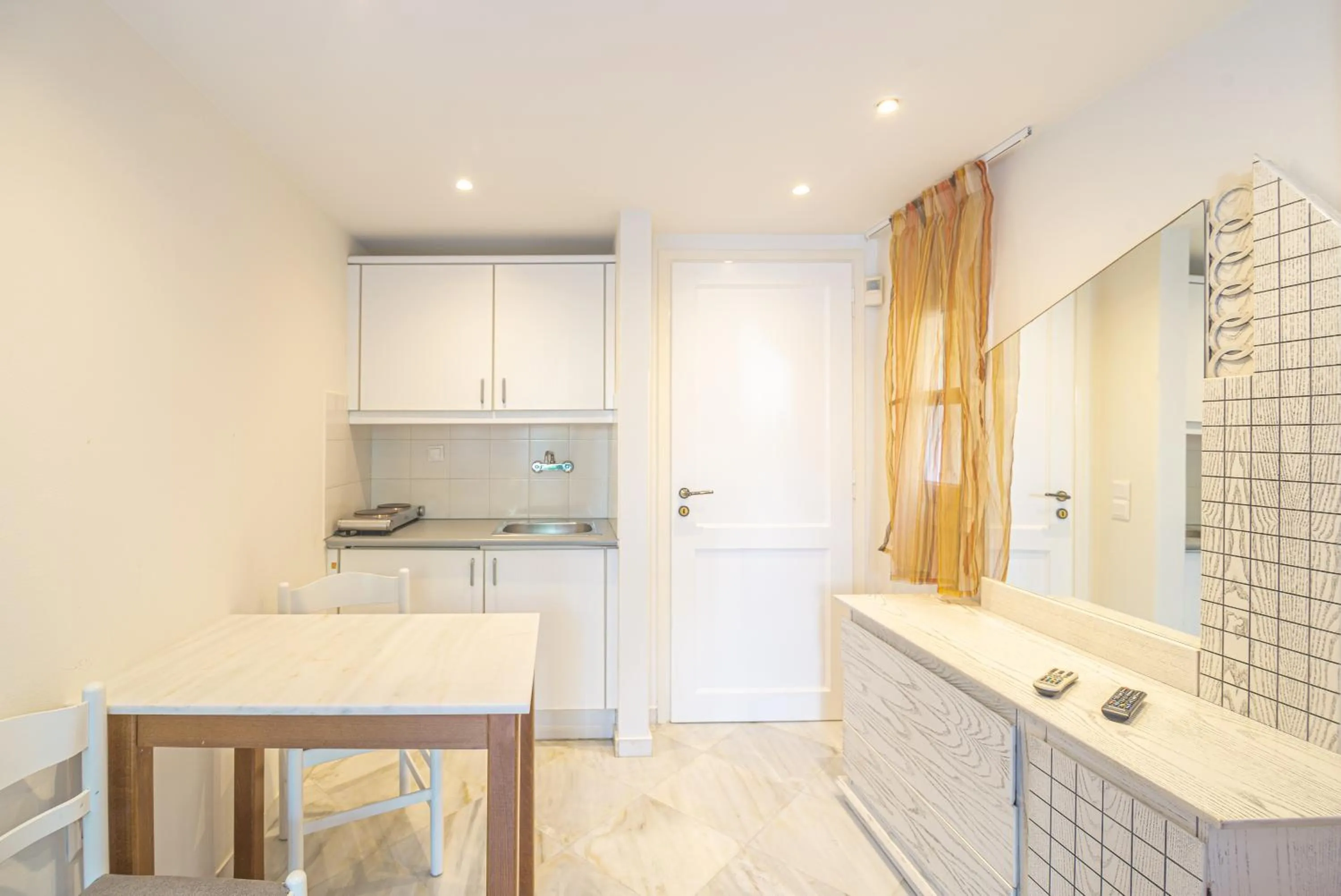 Kitchen or kitchenette in Anna Maria Village