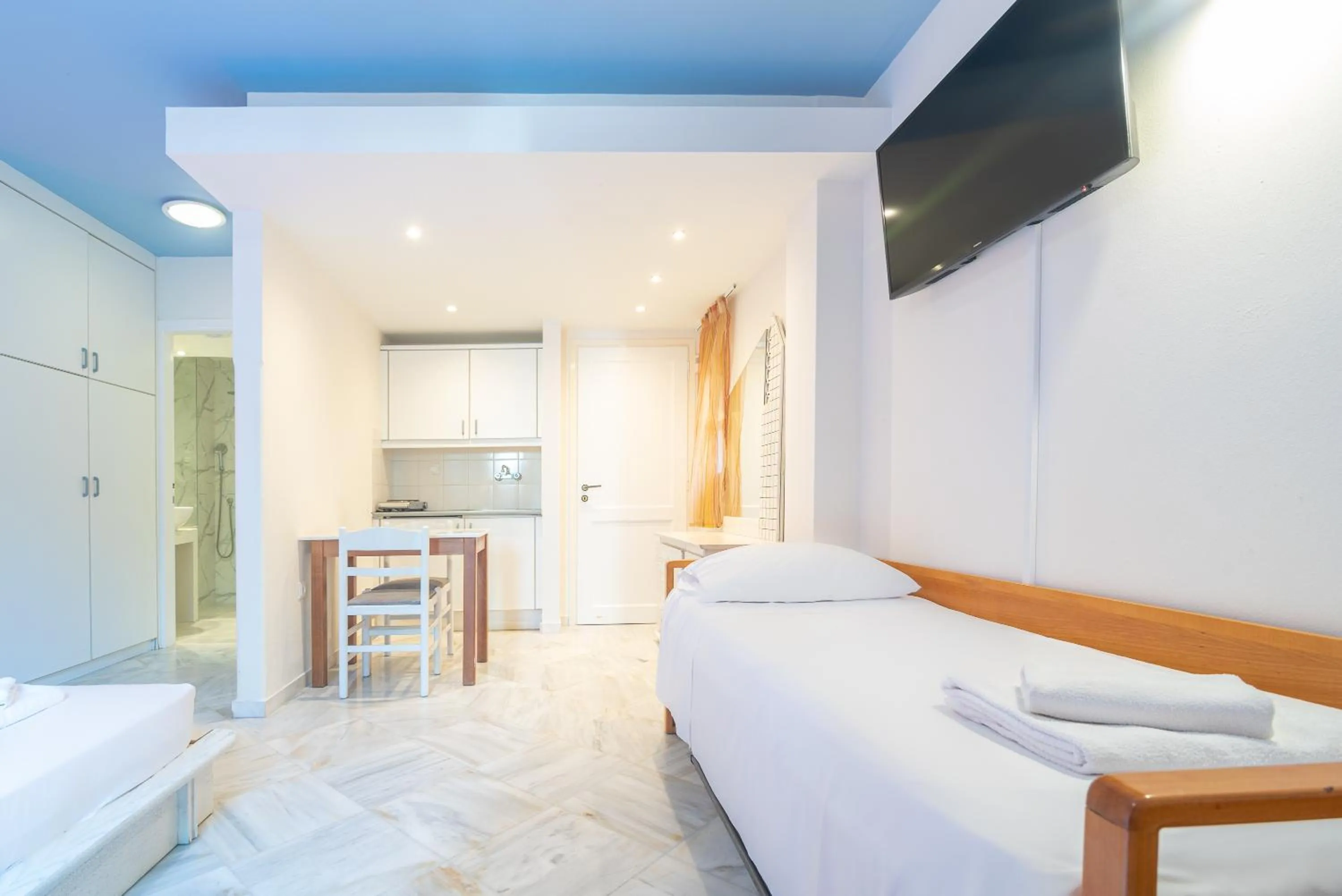 Photo of the whole room, Bed in Anna Maria Village