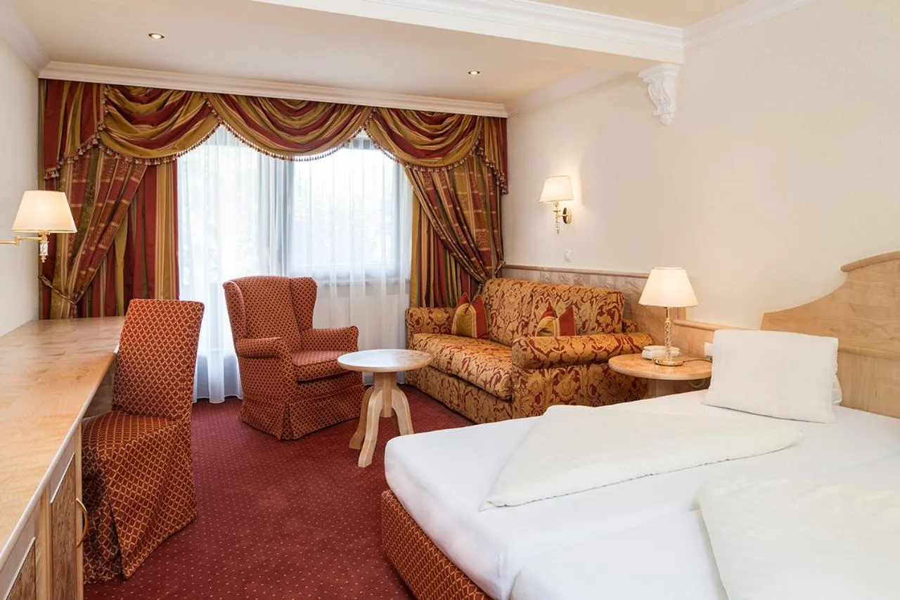 Bed in Hotel Jenbacherhof B&B