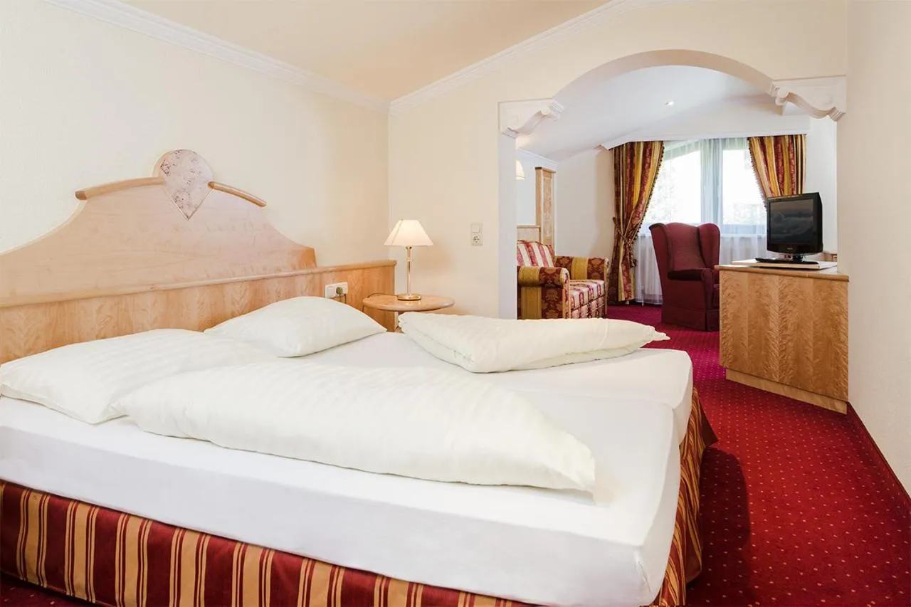 Bed in Hotel Jenbacherhof B&B