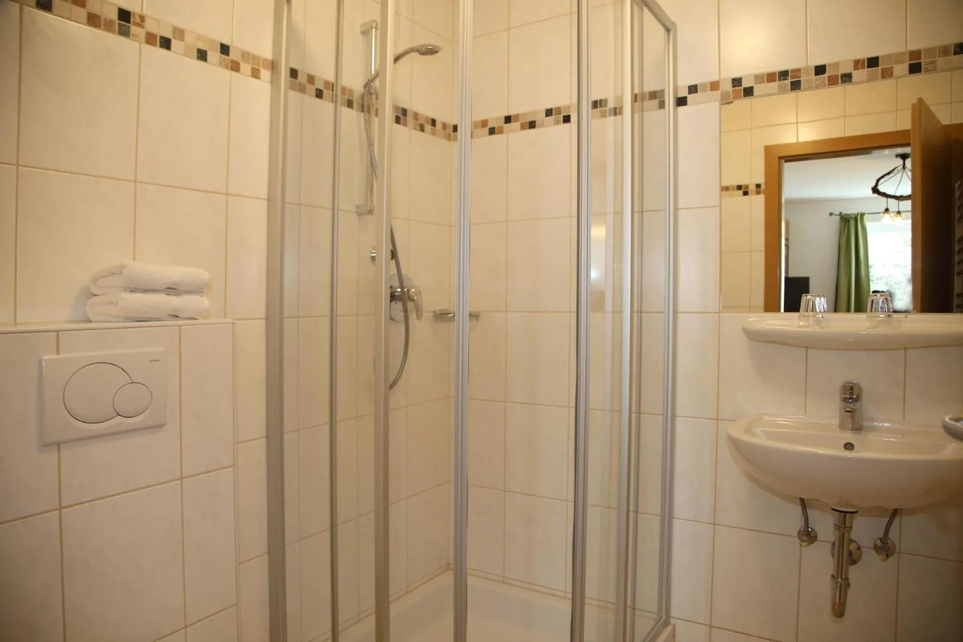 Shower in Die Filzmooserin - Apartments in Filzmoos, Filzmoos Card inklusive