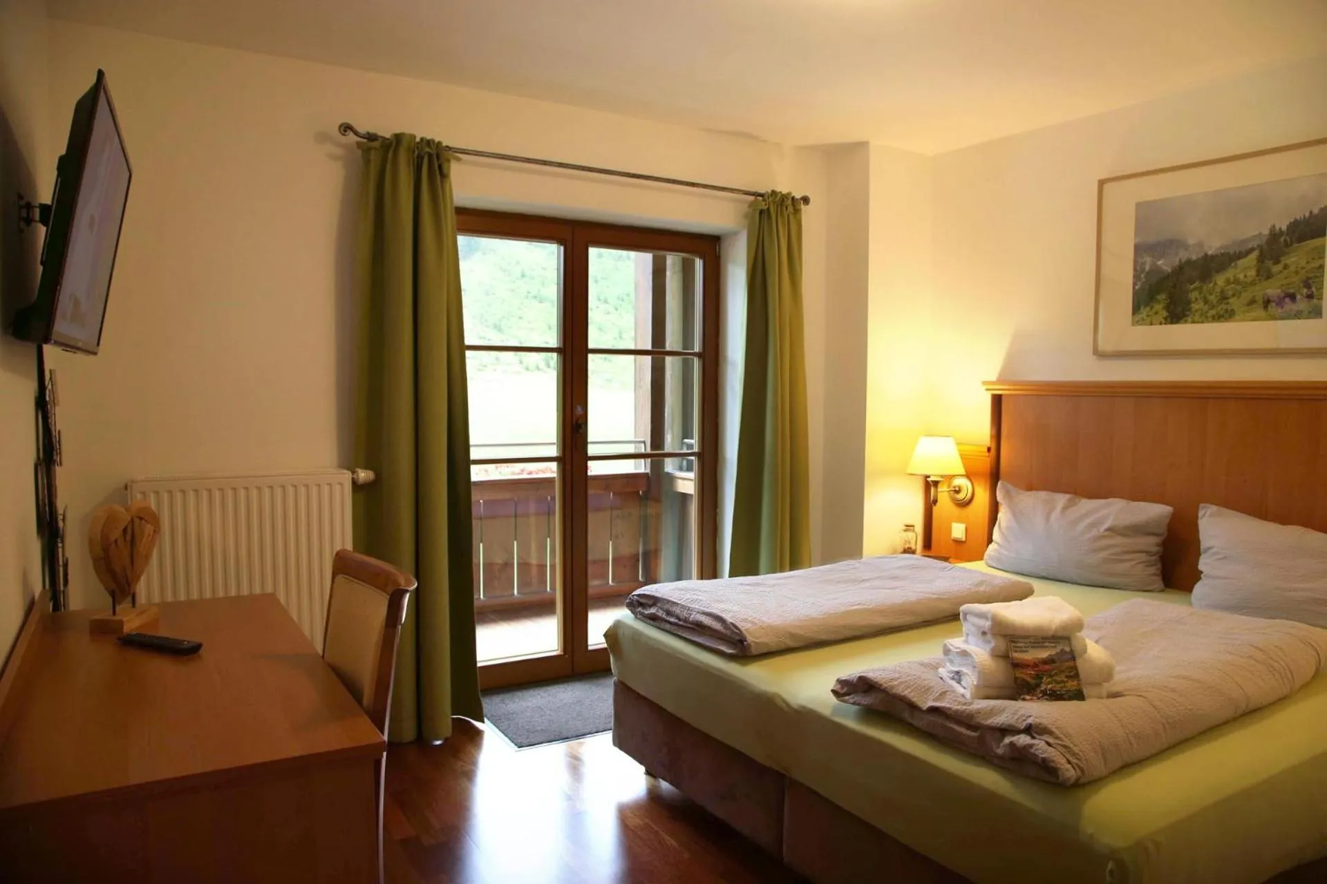 Photo of the whole room, Bed in Die Filzmooserin - Apartments in Filzmoos, Filzmoos Card inklusive