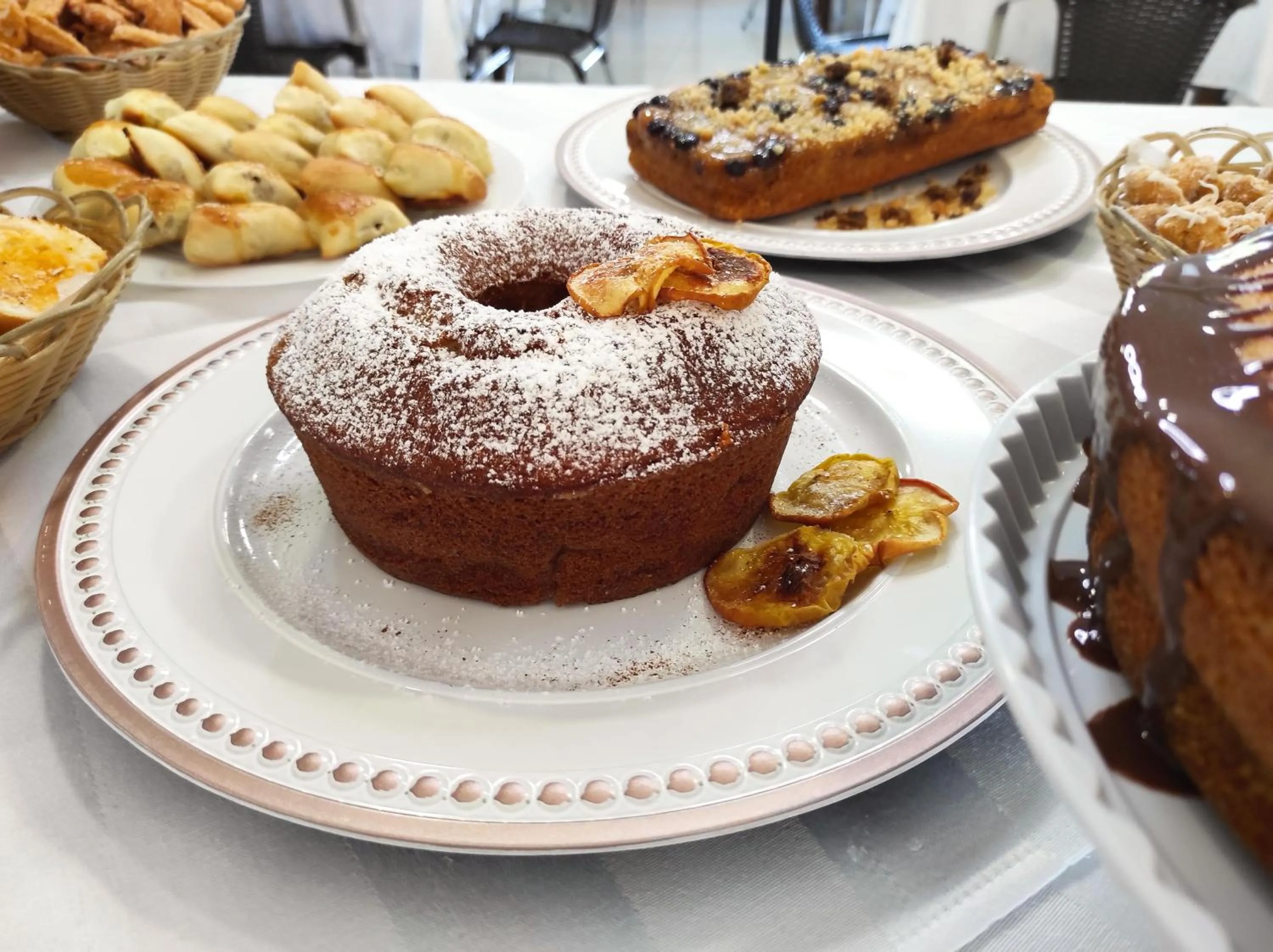 Restaurant/places to eat in Tiffany Hotel