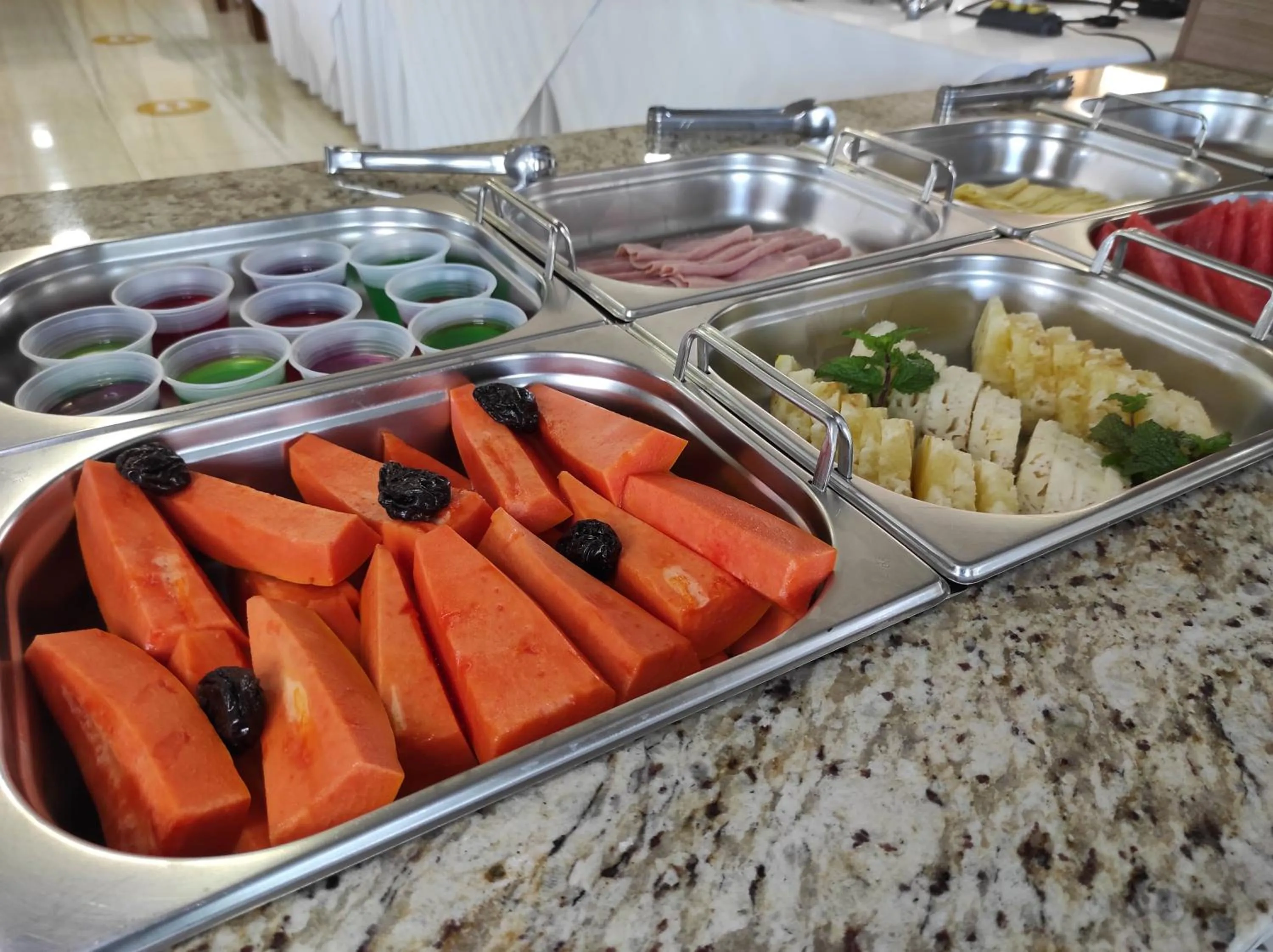 Restaurant/places to eat in Tiffany Hotel