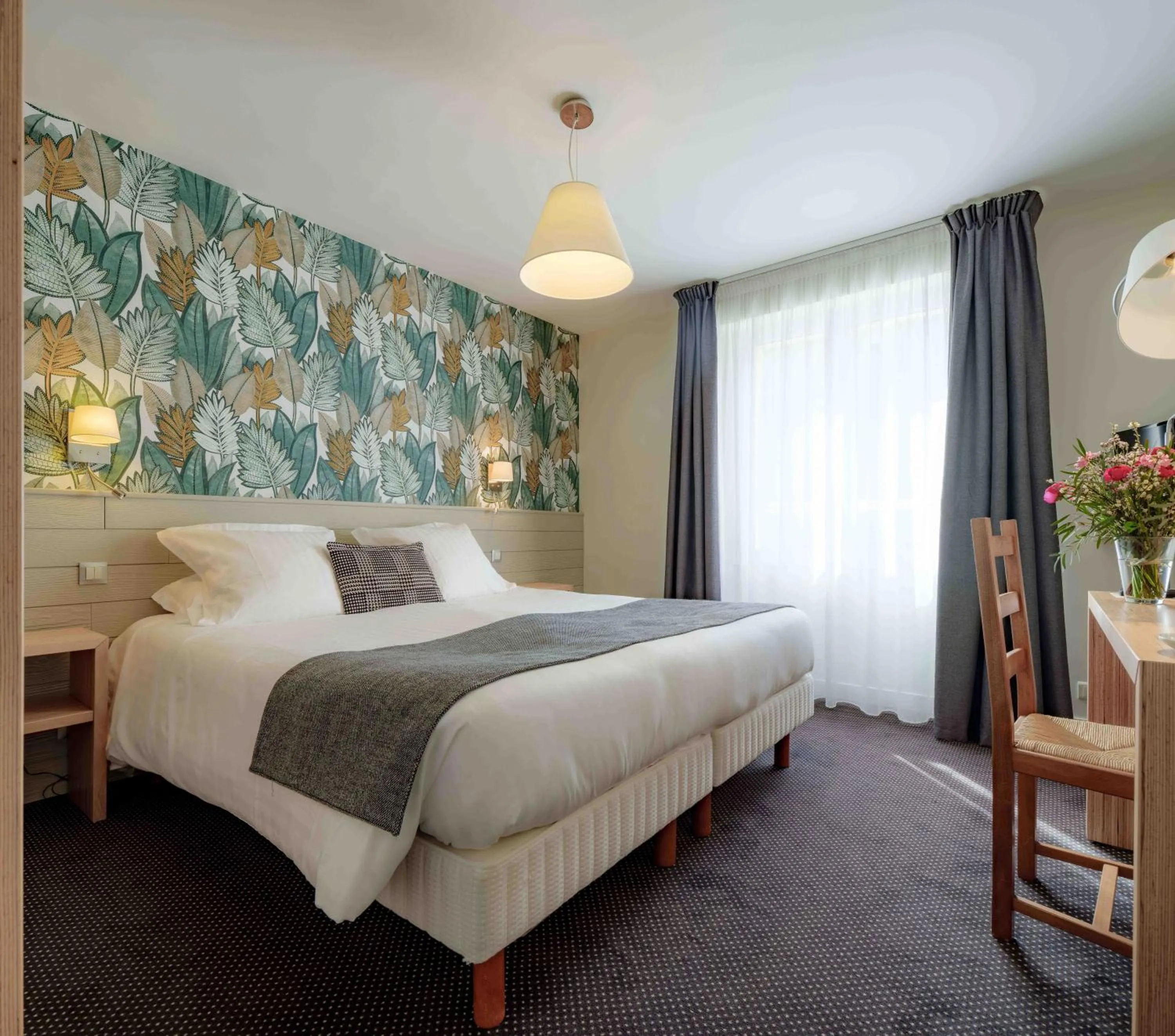 Bedroom, Bed in Hôtel La Résidence des Artistes