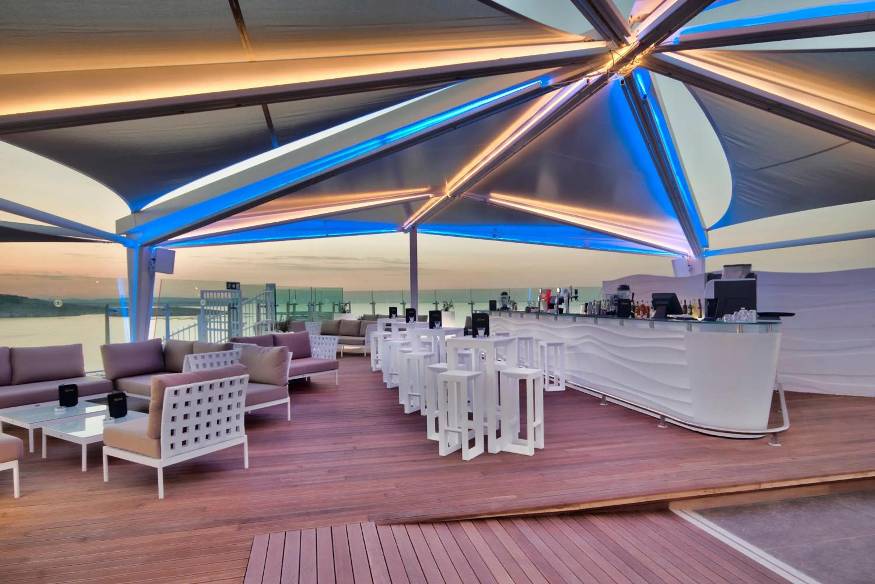 Lounge or bar in db San Antonio Hotel + Spa All Inclusive