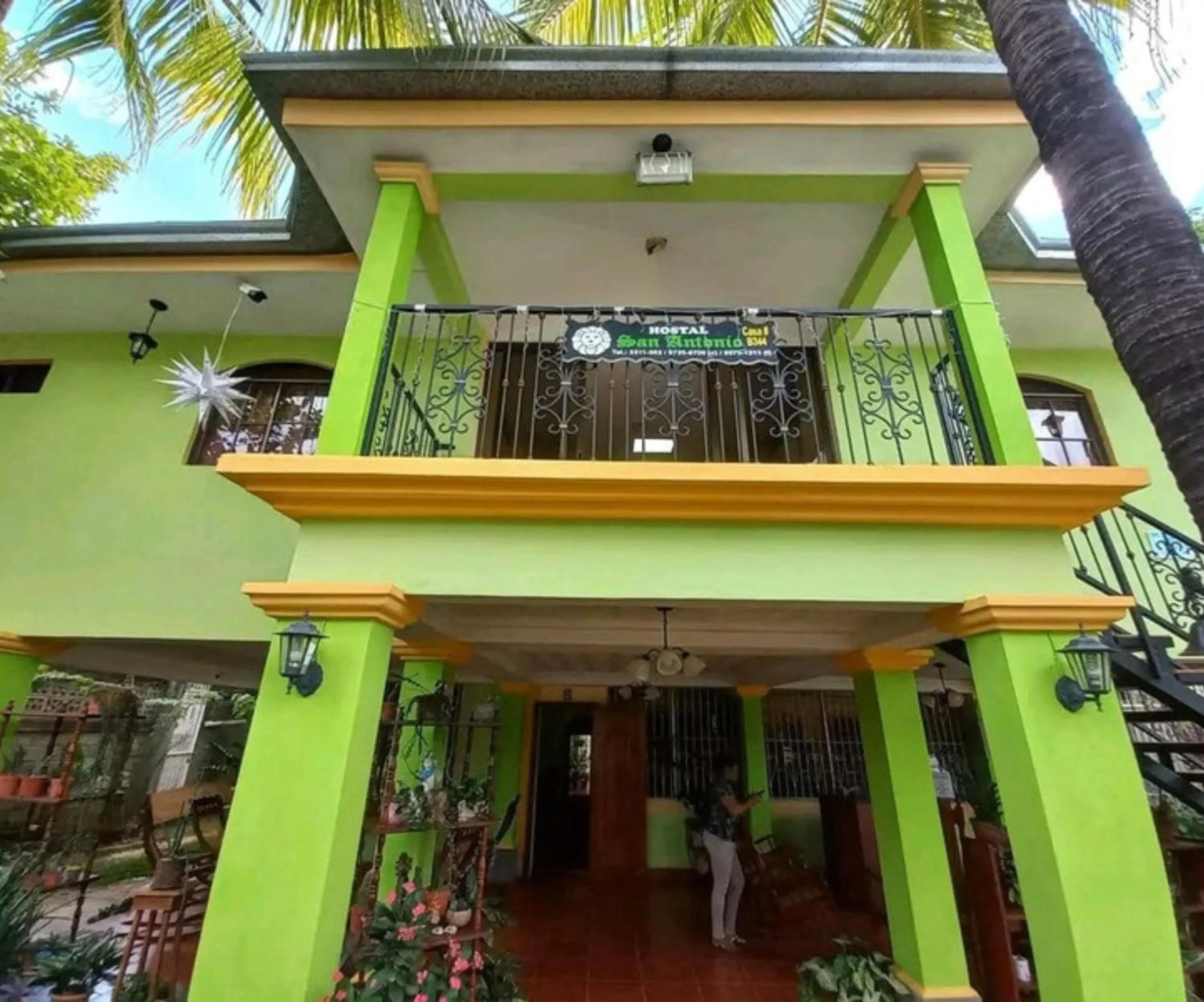 Property building in Hostal San Antonio