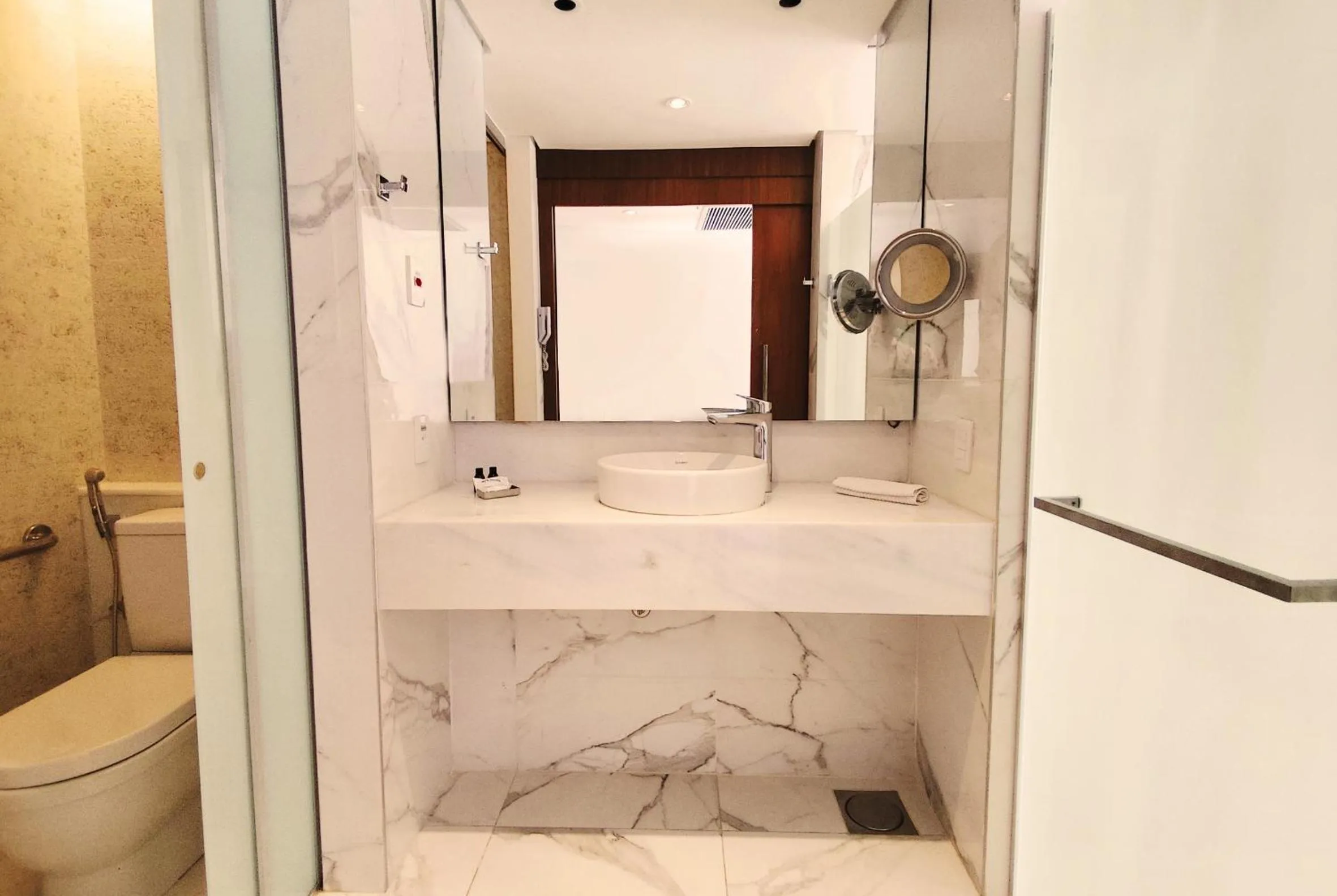 Shower in Hotel Nacional Rio de Janeiro - OFICIAL