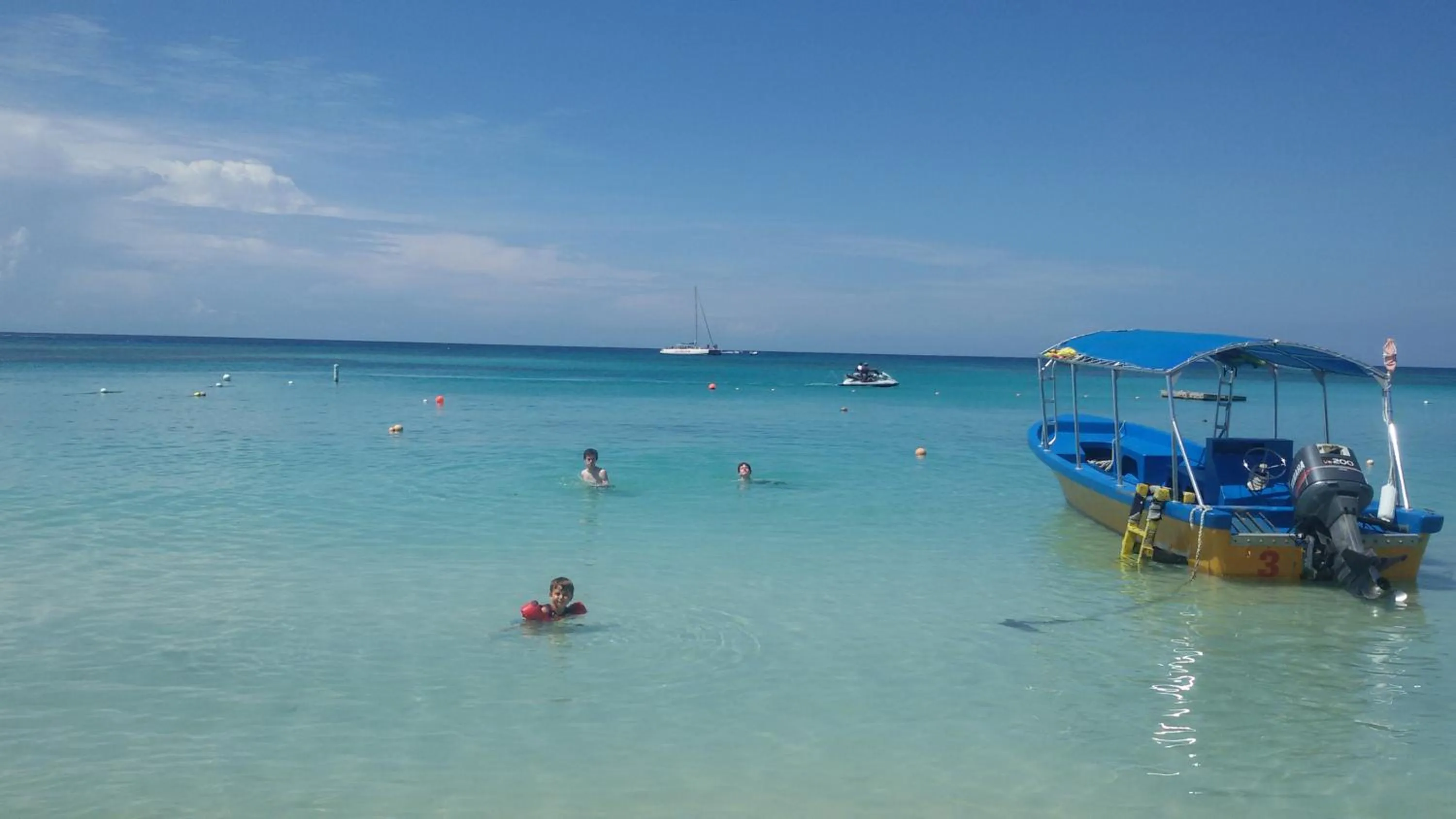 Beach in Bananarama Dive & Beach Resort