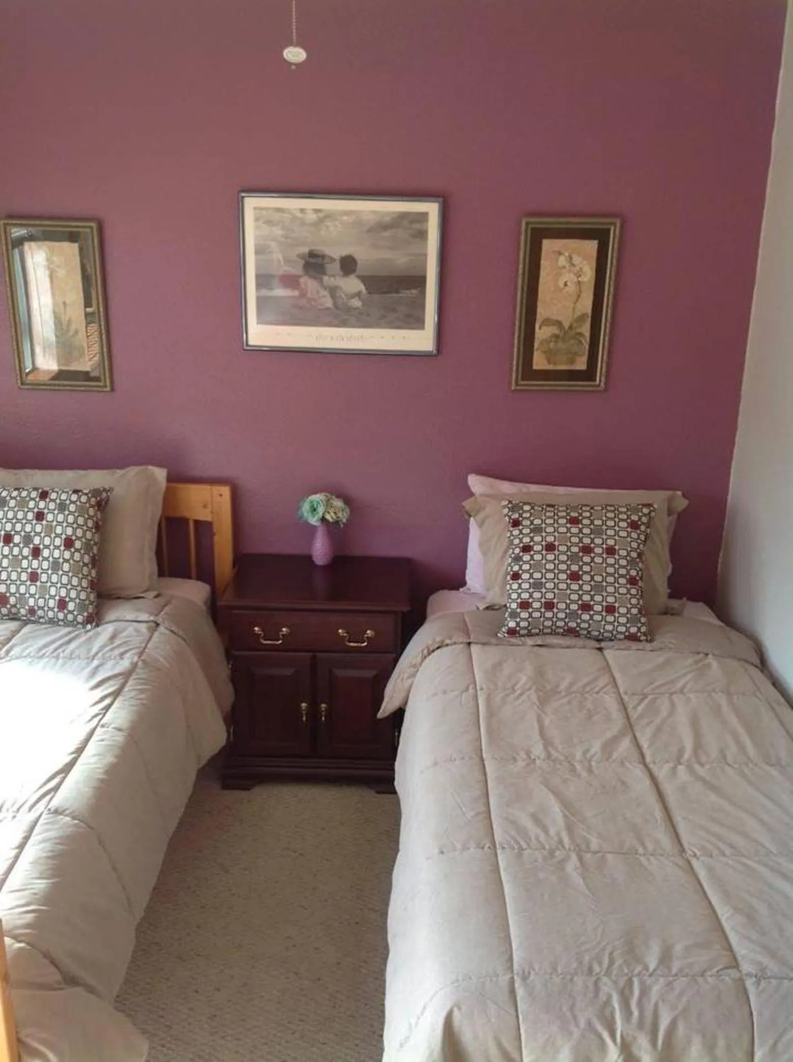 Day, Bed in A Hyde Away Inn B&B