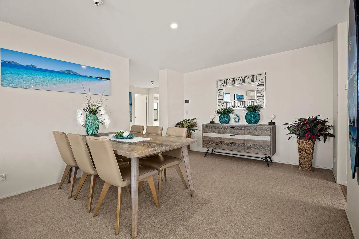 Dining area in Pacific Towers Beach Resort