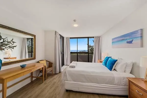 Bedroom, Bed in Pacific Towers Beach Resort