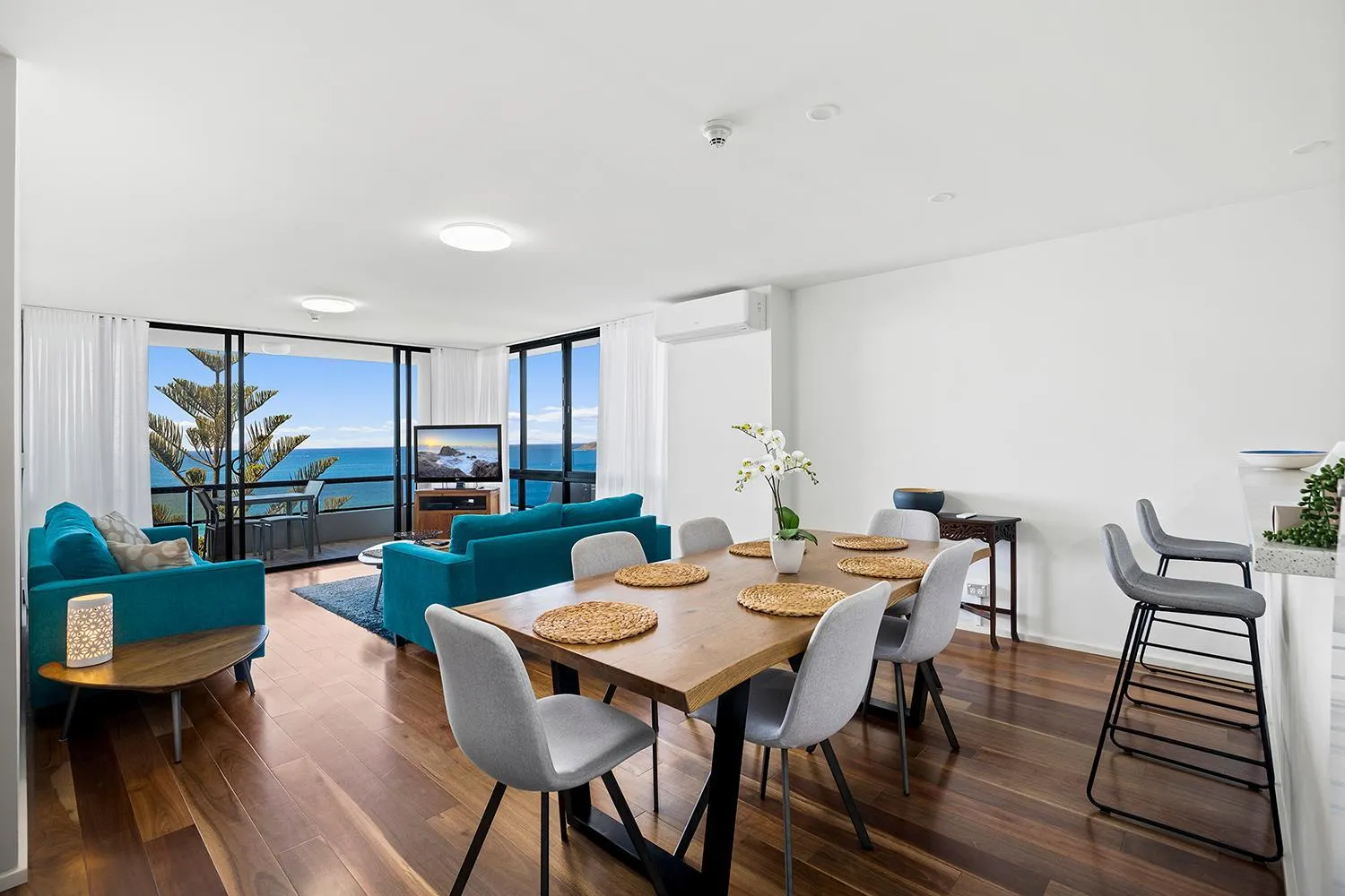 Living room in Pacific Towers Beach Resort