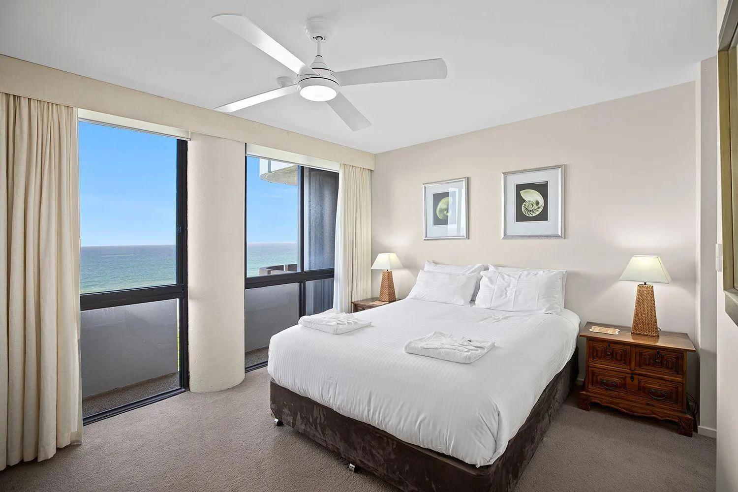 Bedroom, Bed in Pacific Towers Beach Resort