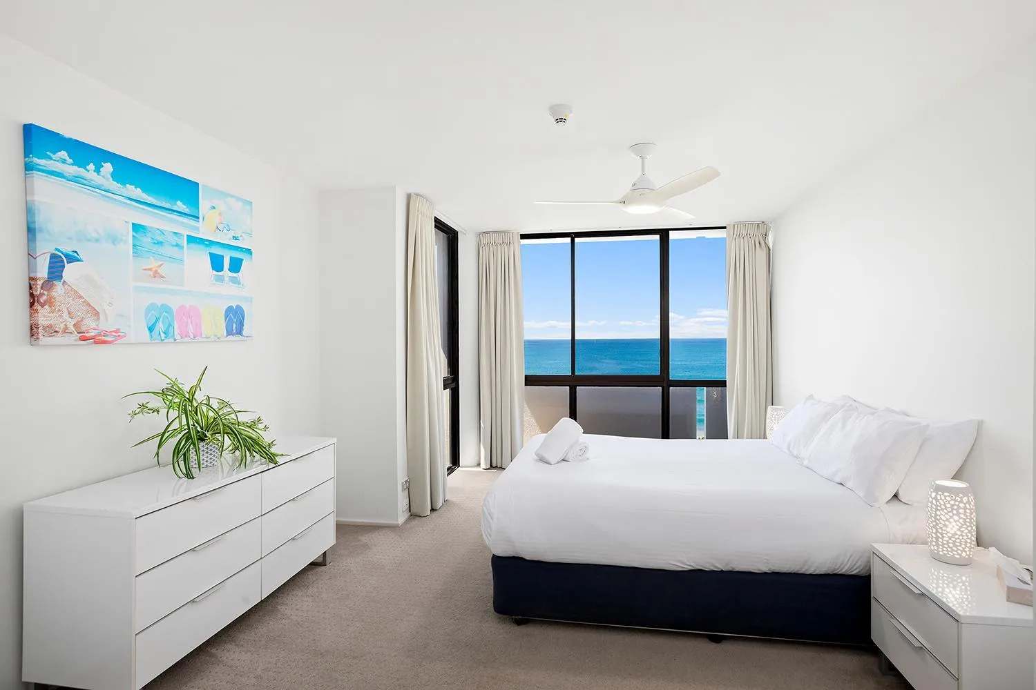 Bedroom, Bed in Pacific Towers Beach Resort