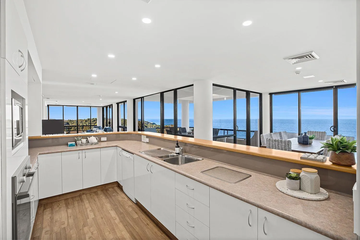 Kitchen or kitchenette in Pacific Towers Beach Resort