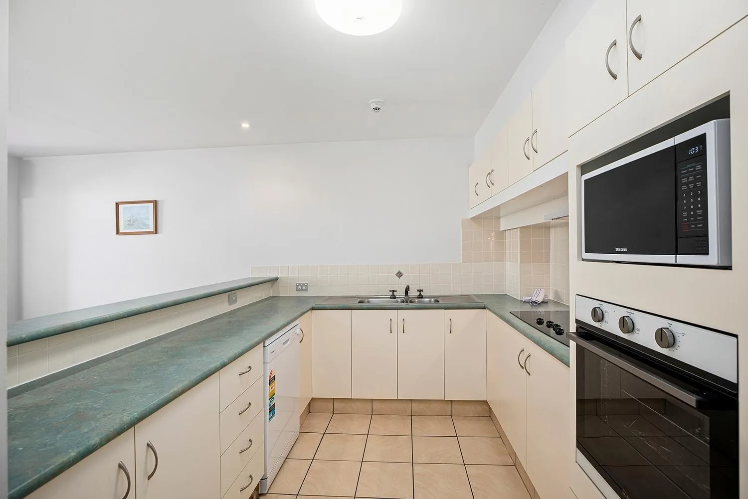 Kitchen or kitchenette in Pacific Towers Beach Resort