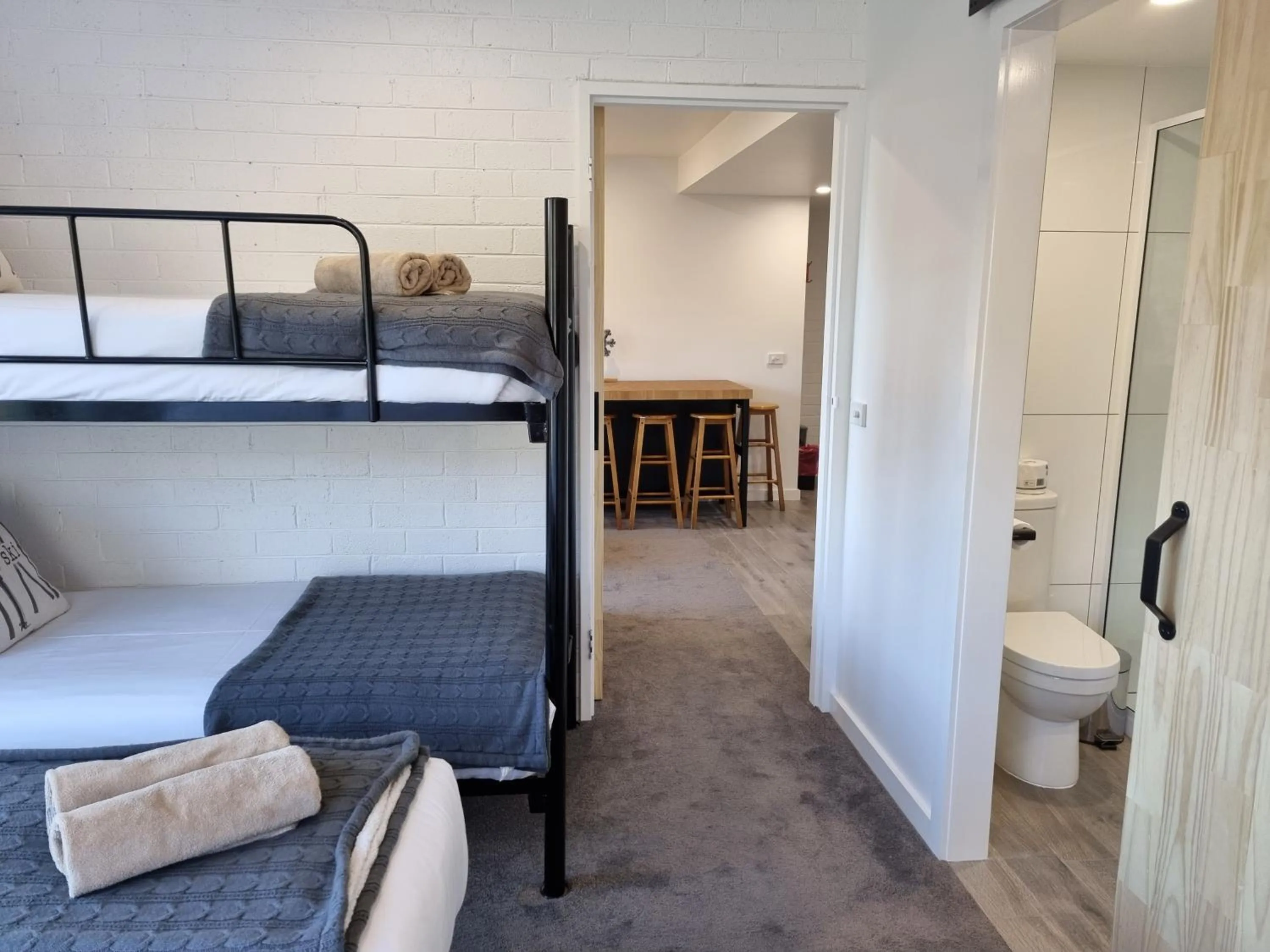 Bed in Cedarwood Apartments