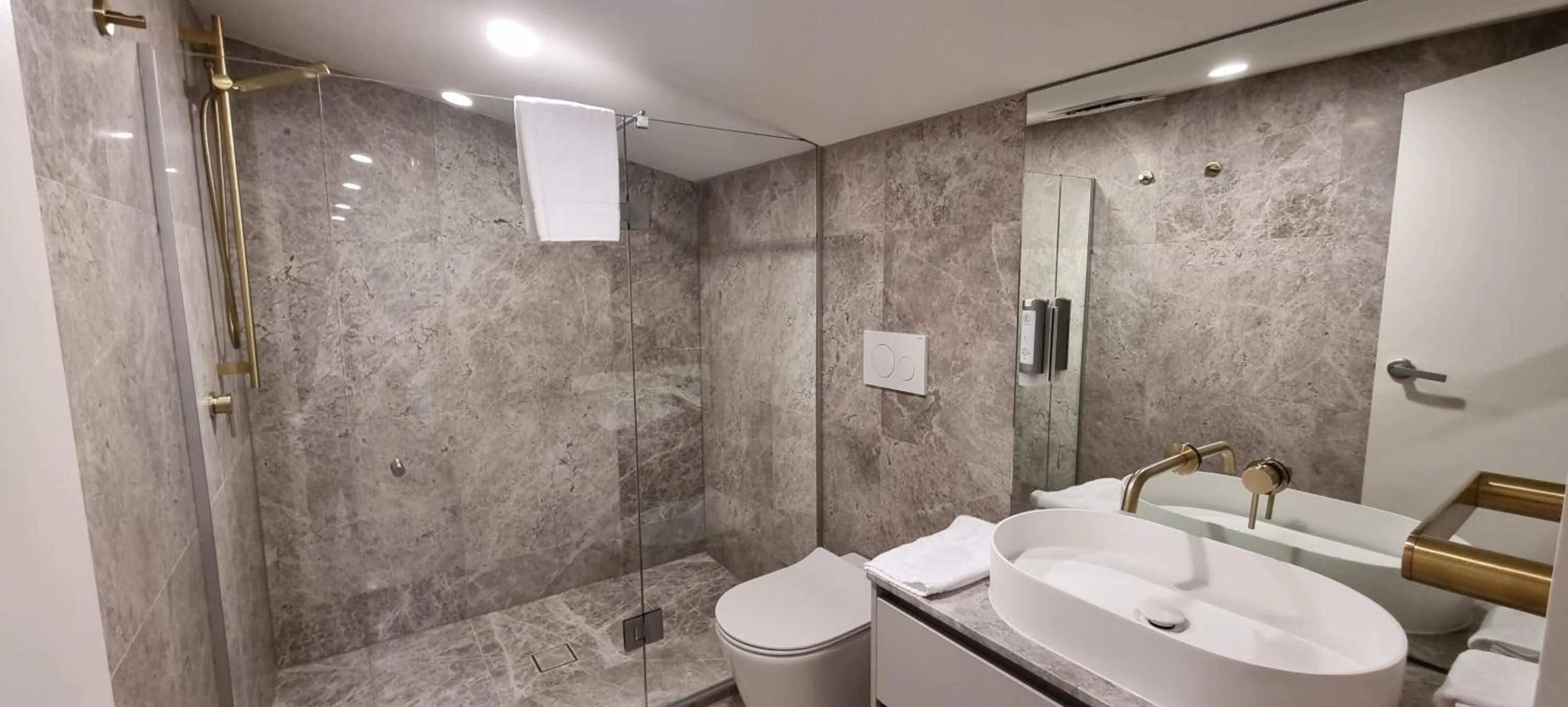 Cedarwood Apartments