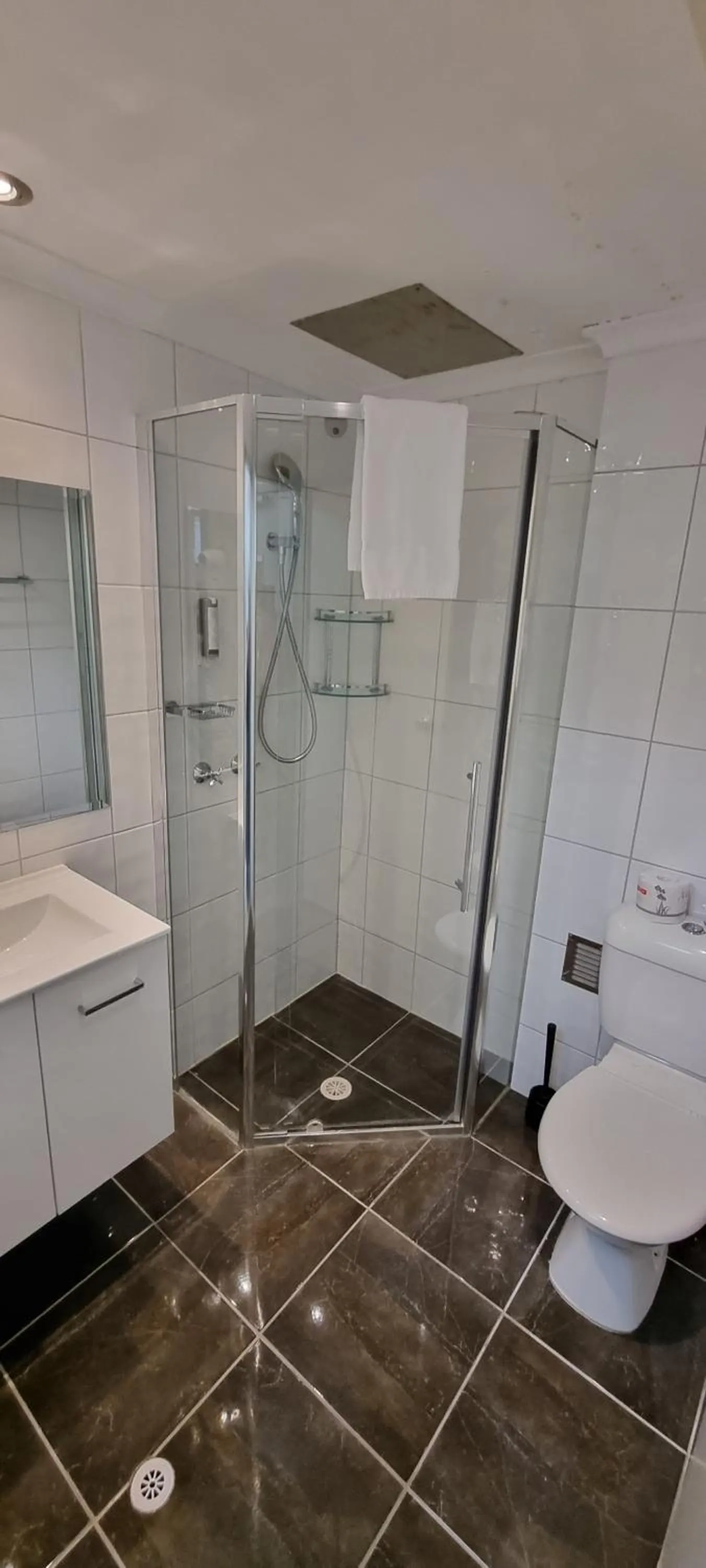 Cedarwood Apartments