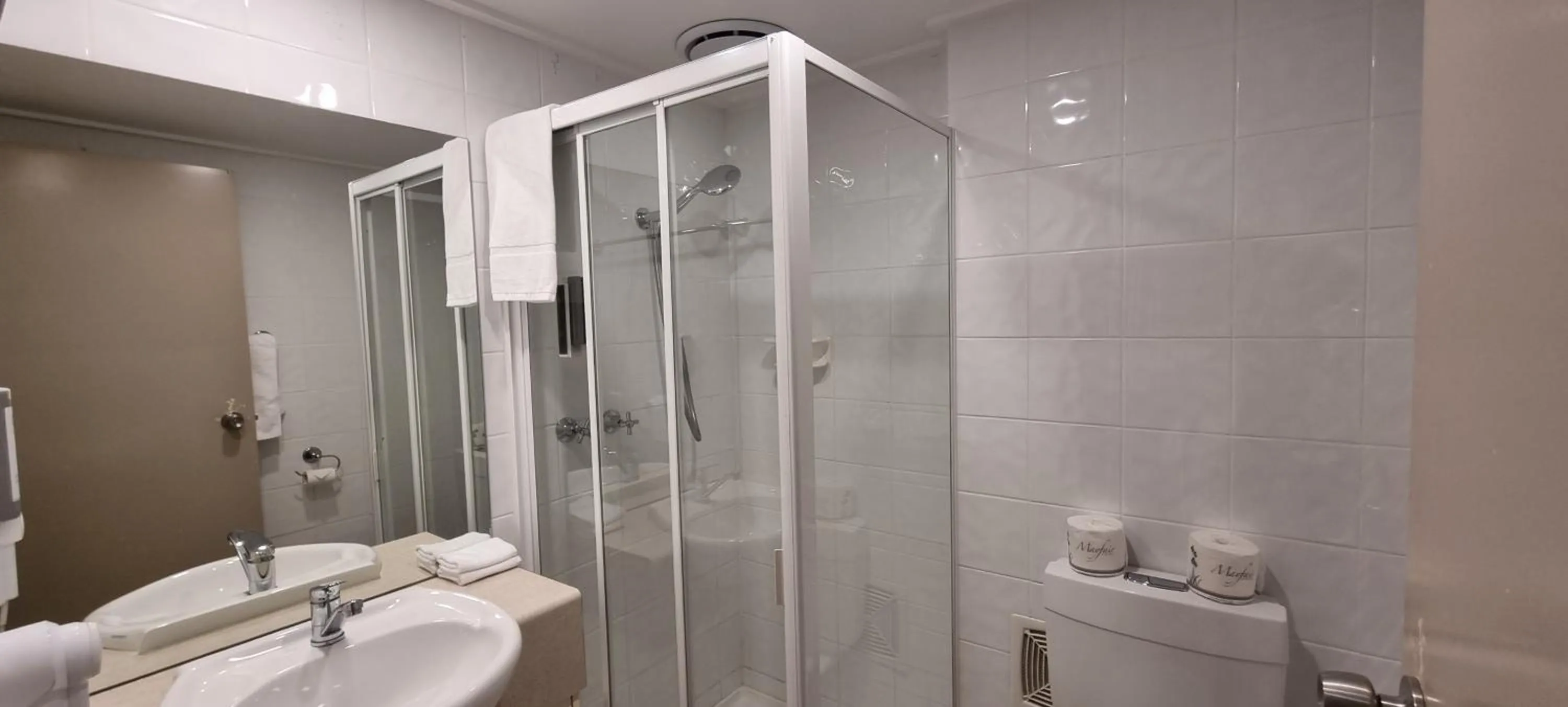 Cedarwood Apartments