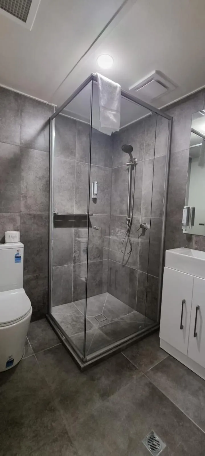 Cedarwood Apartments