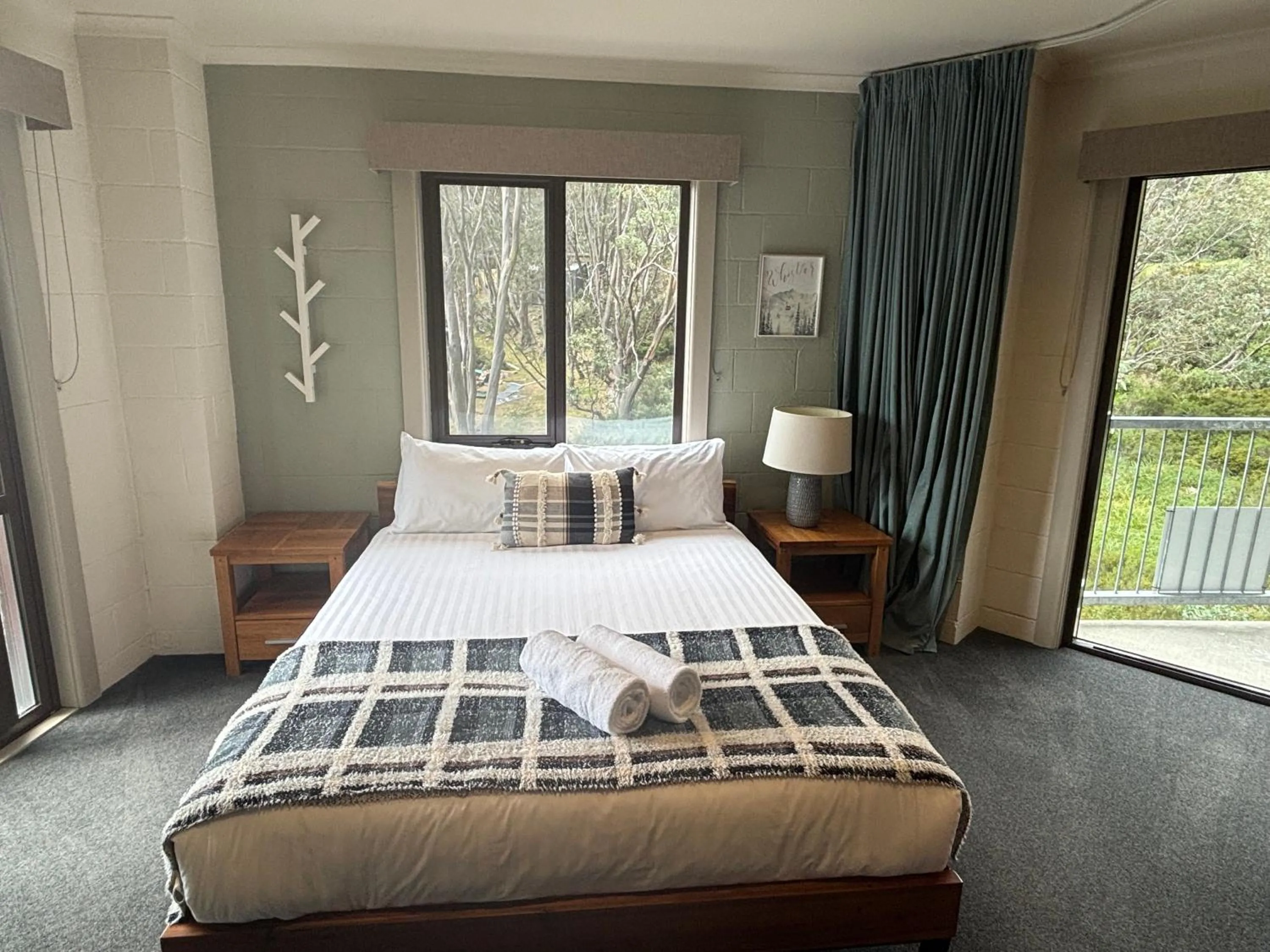 Bed in Cedarwood Apartments