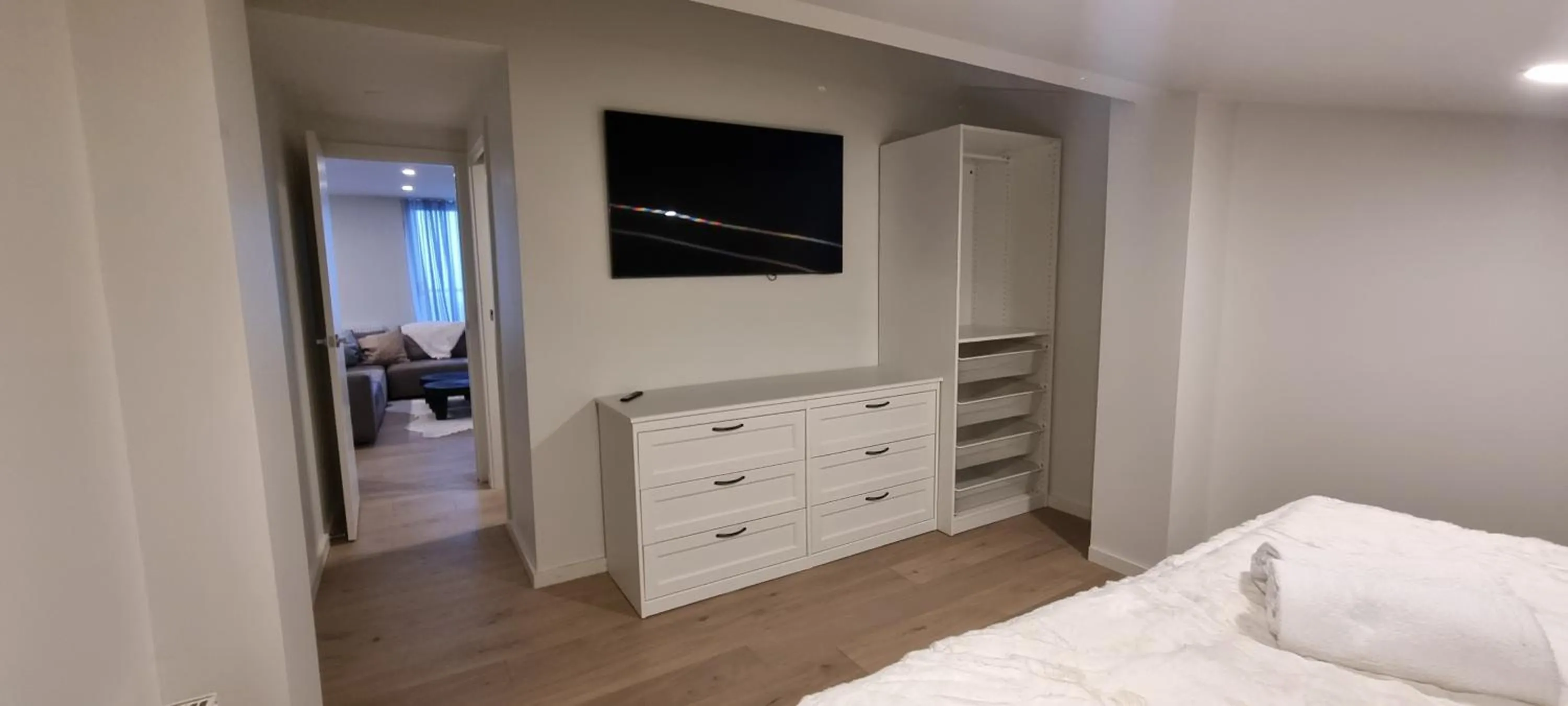 Bed in Cedarwood Apartments