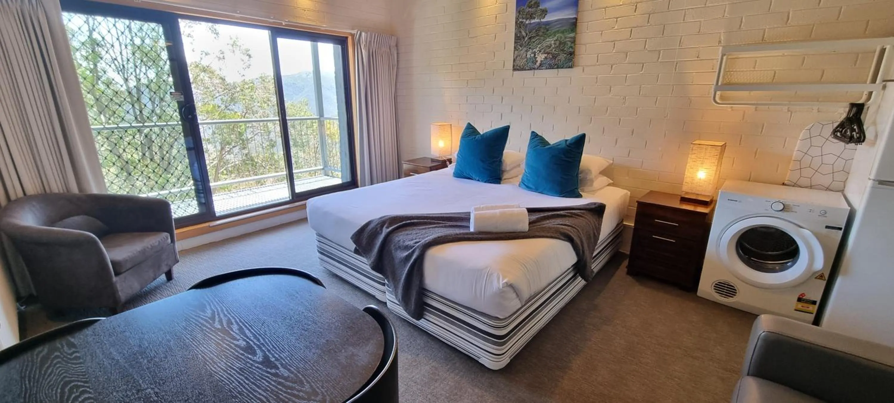 Bed in Cedarwood Apartments