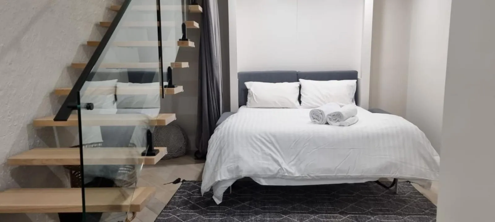 Bed in Cedarwood Apartments