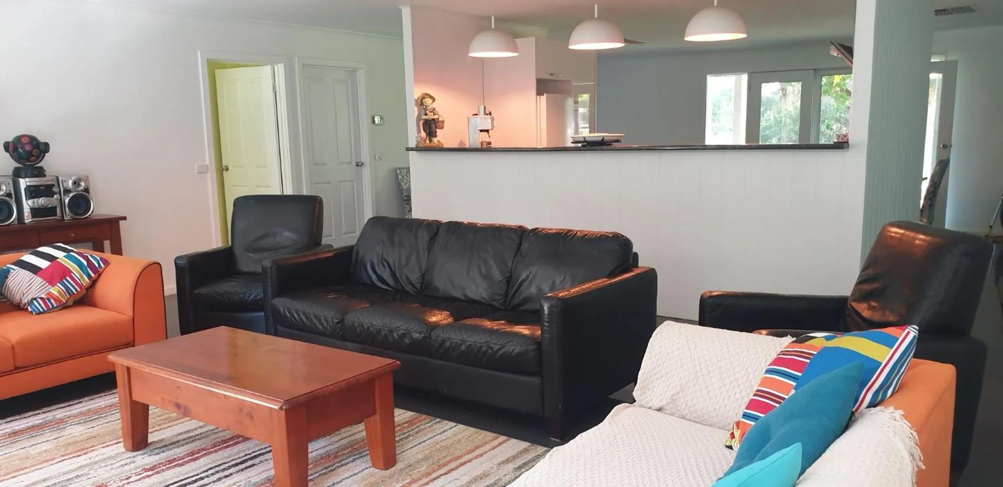 TV and multimedia in Dixiglen Farm