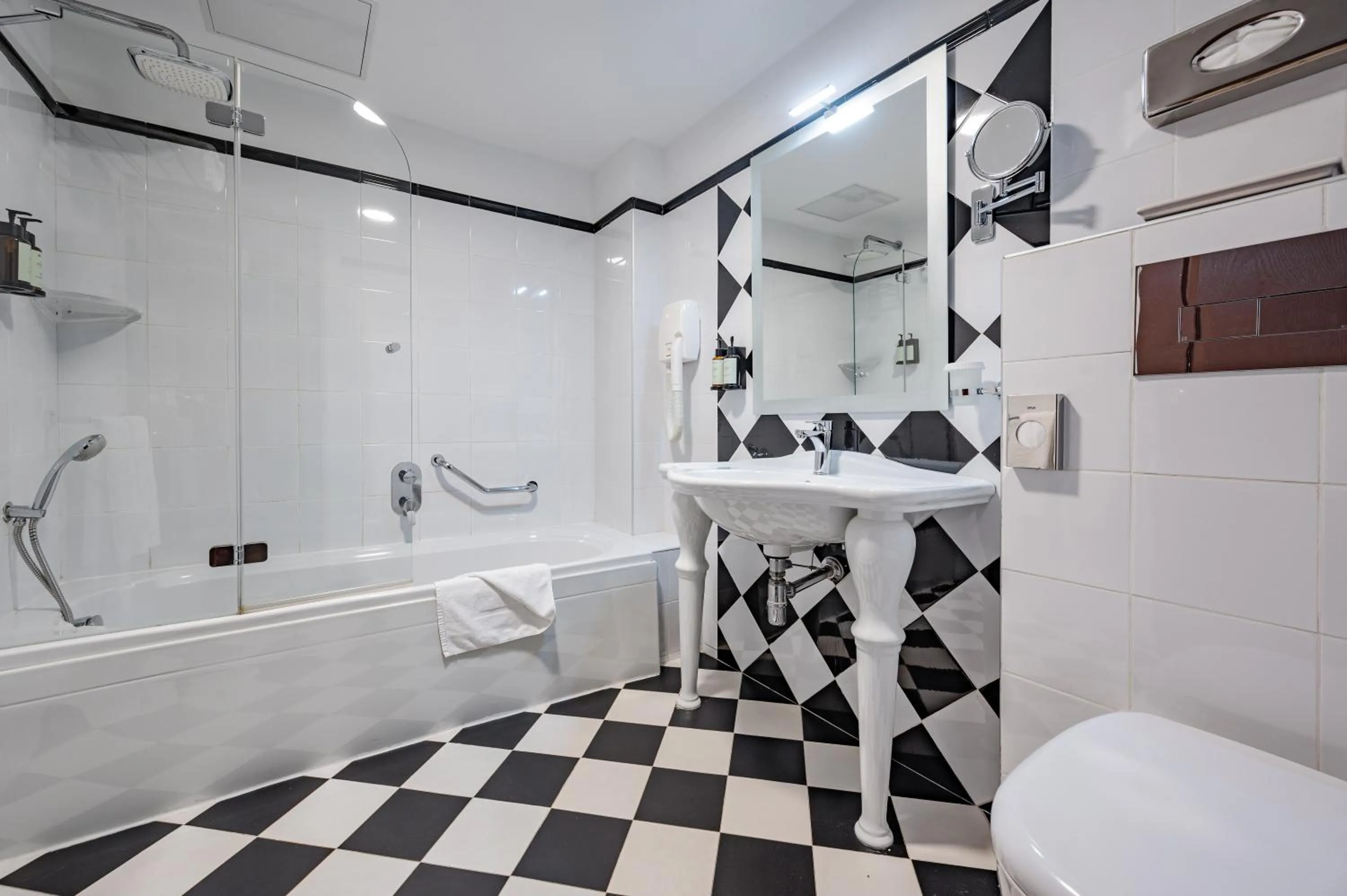 Bathroom in AX The Victoria Hotel