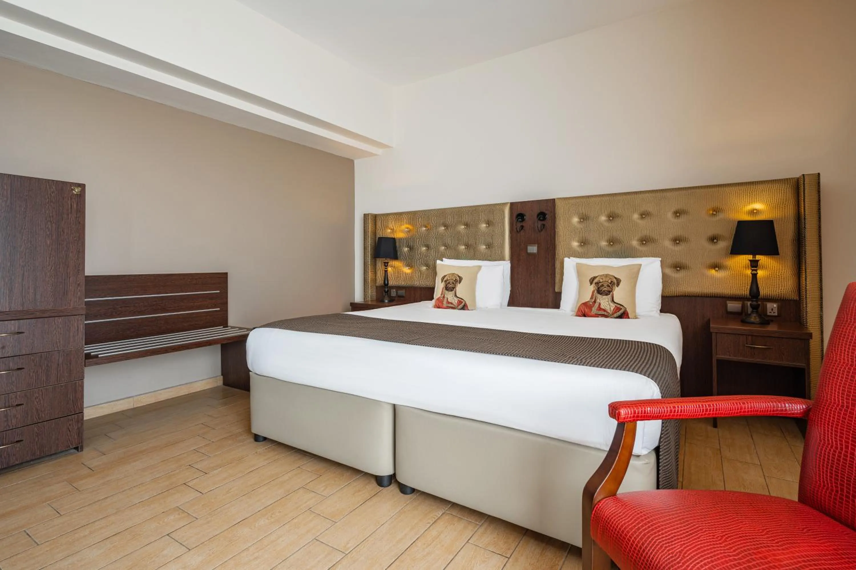 Bedroom, Bed in AX The Victoria Hotel