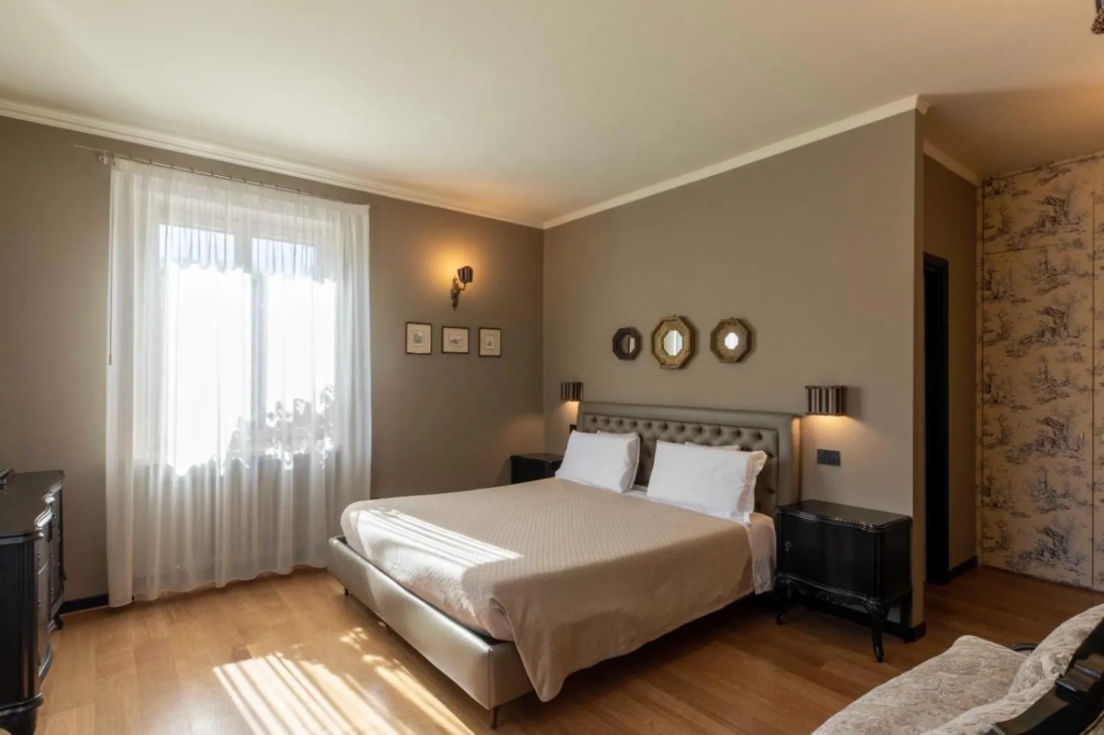 Decorative detail, Bed in Relais Villa Borghetto