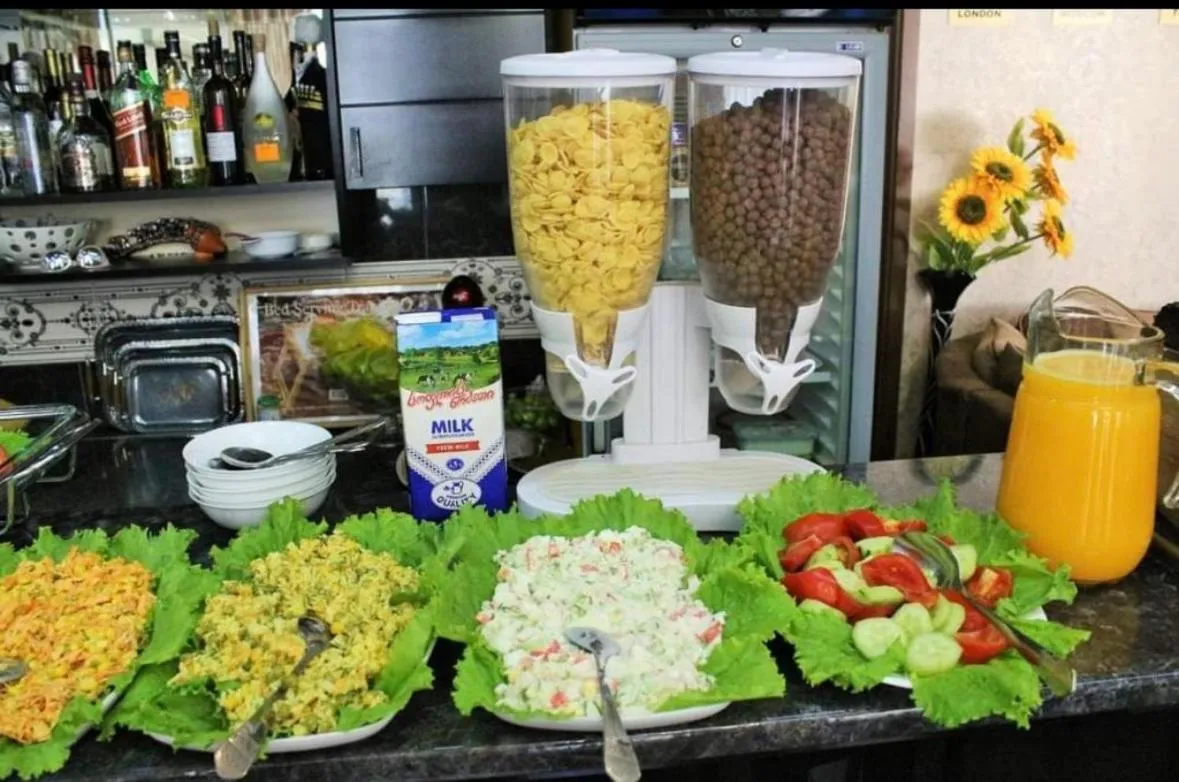 Breakfast in Qeroli old town