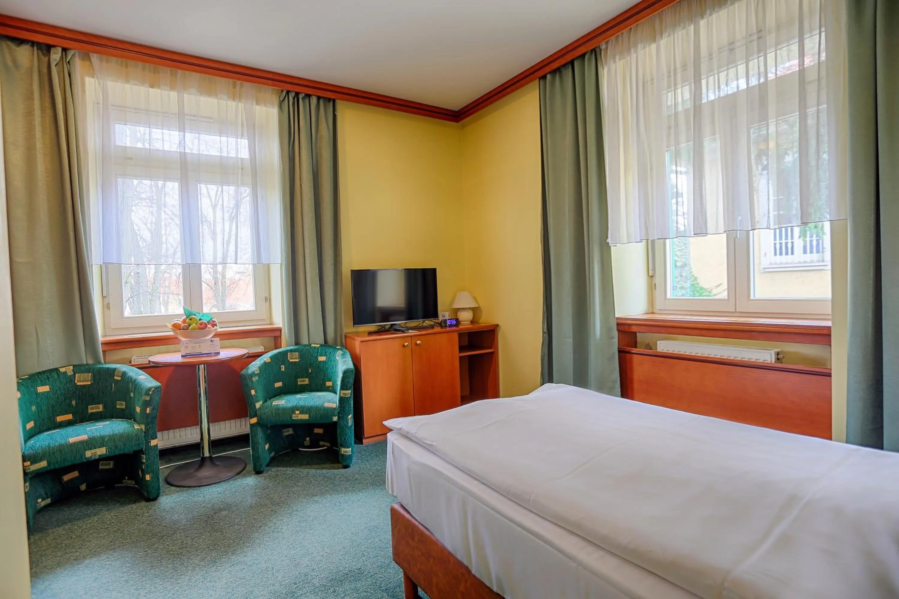 Photo of the whole room, Bed in Ensana Vila Trajan