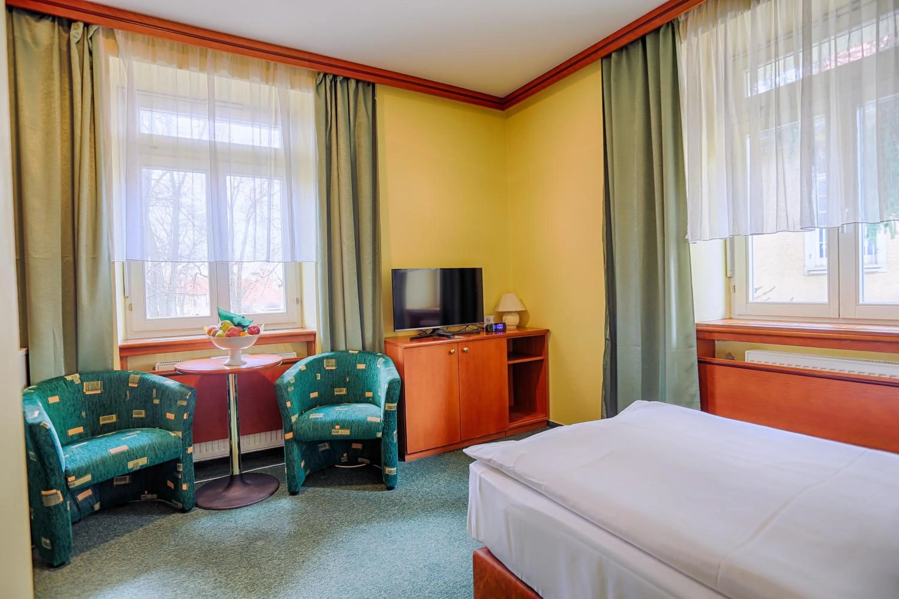 Photo of the whole room, Bed in Ensana Vila Trajan