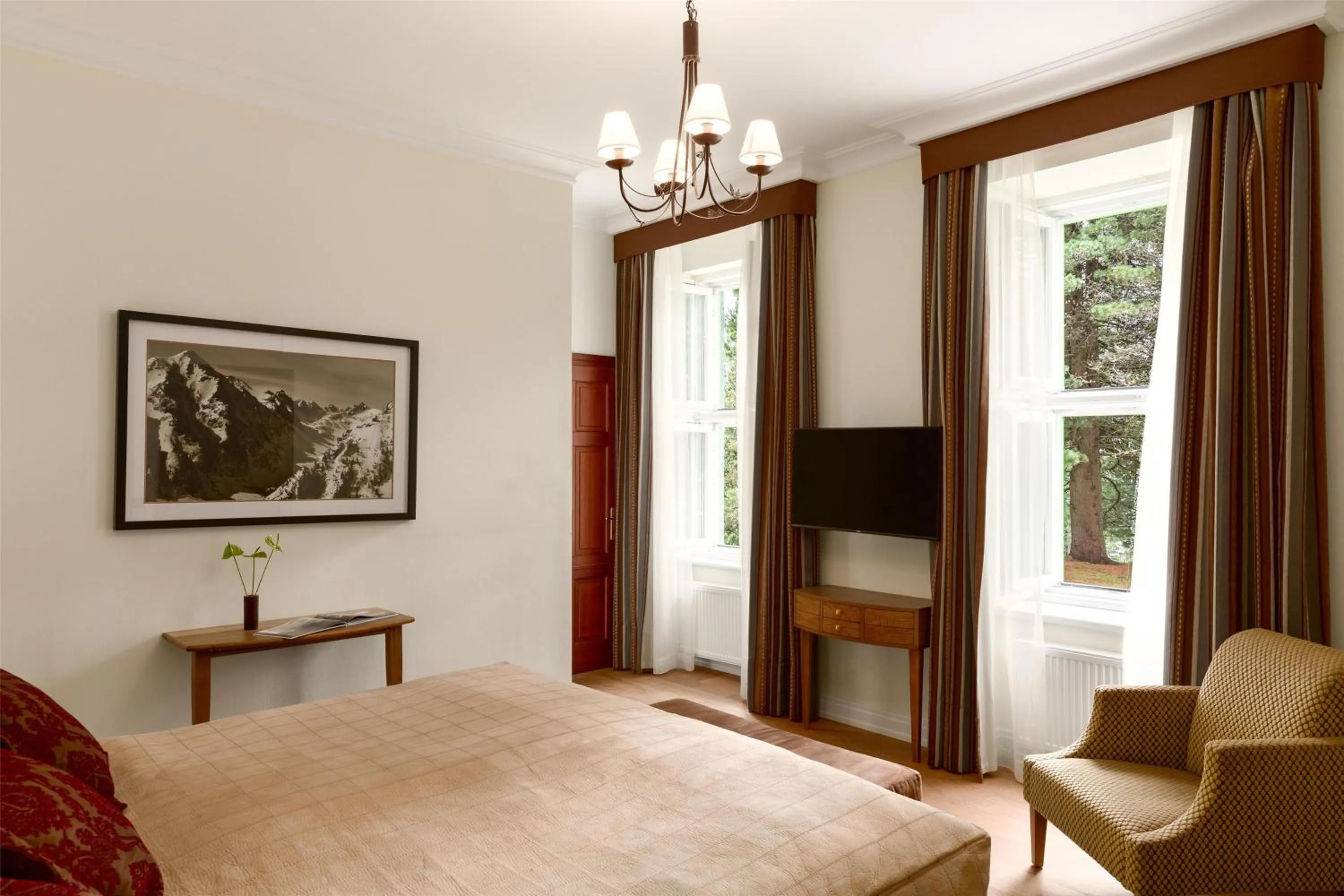 Photo of the whole room, Bed in Grand Hotel Kempinski High Tatras