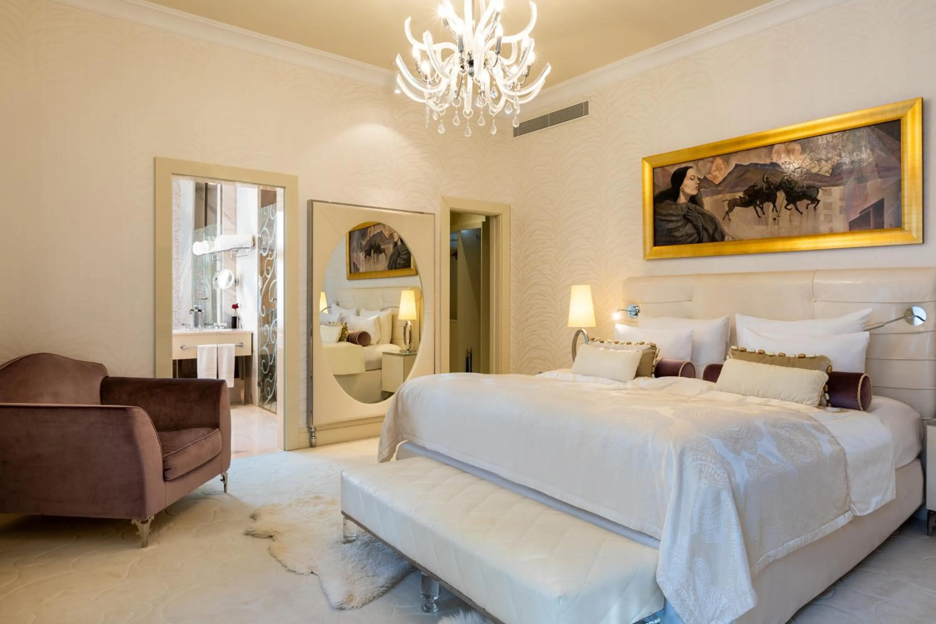 Bed in Grand Hotel Kempinski High Tatras