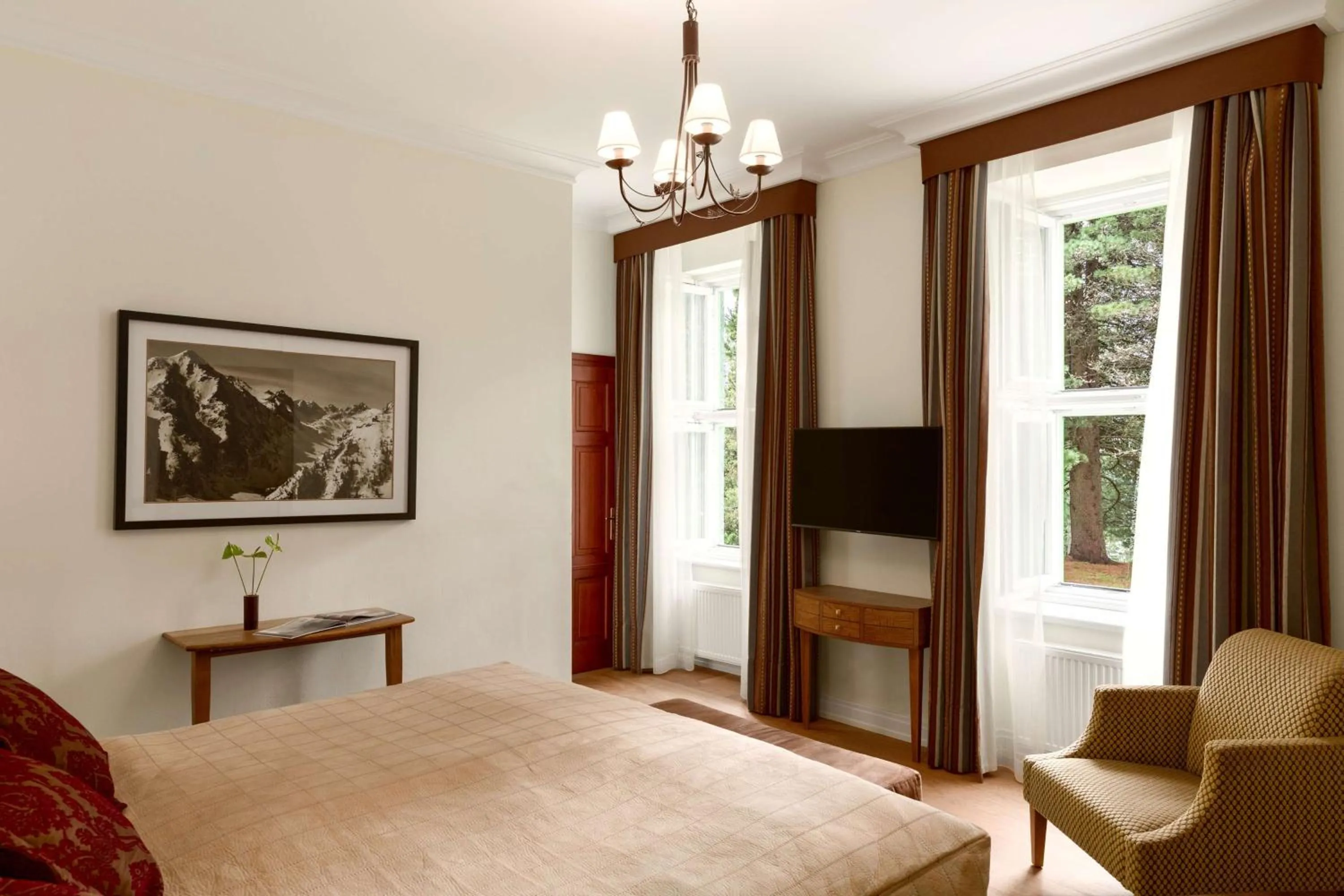 Photo of the whole room, Bed in Grand Hotel Kempinski High Tatras