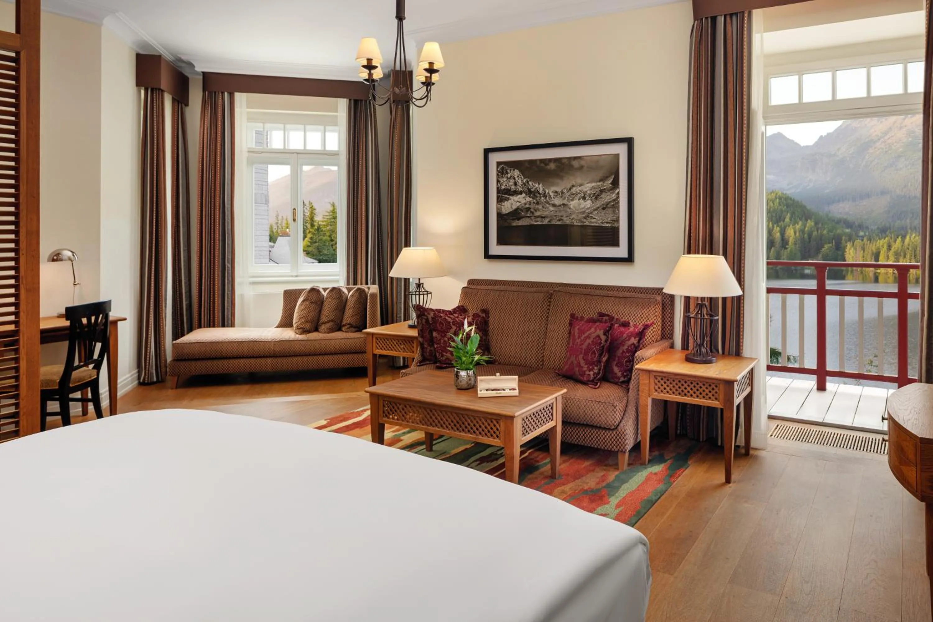 Seating area, Bed in Grand Hotel Kempinski High Tatras