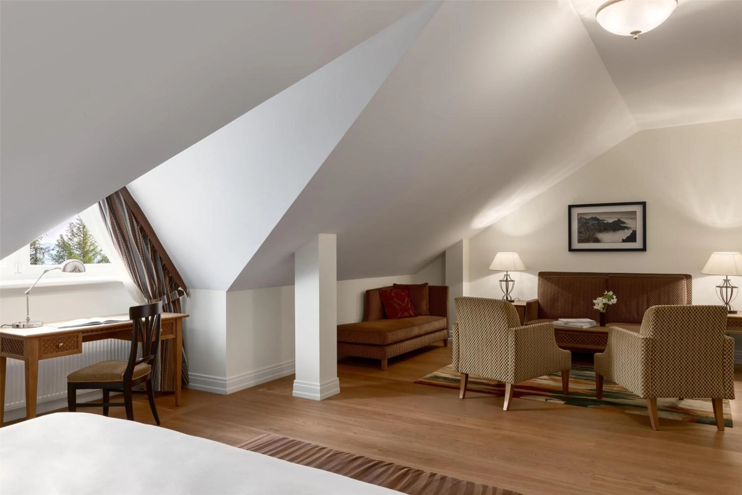 Photo of the whole room, Bed in Grand Hotel Kempinski High Tatras