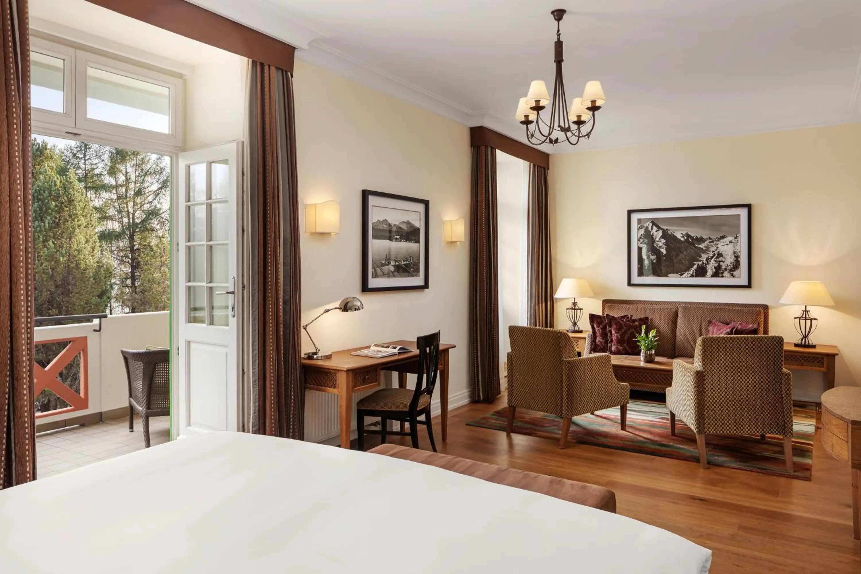 Seating area, Bed in Grand Hotel Kempinski High Tatras