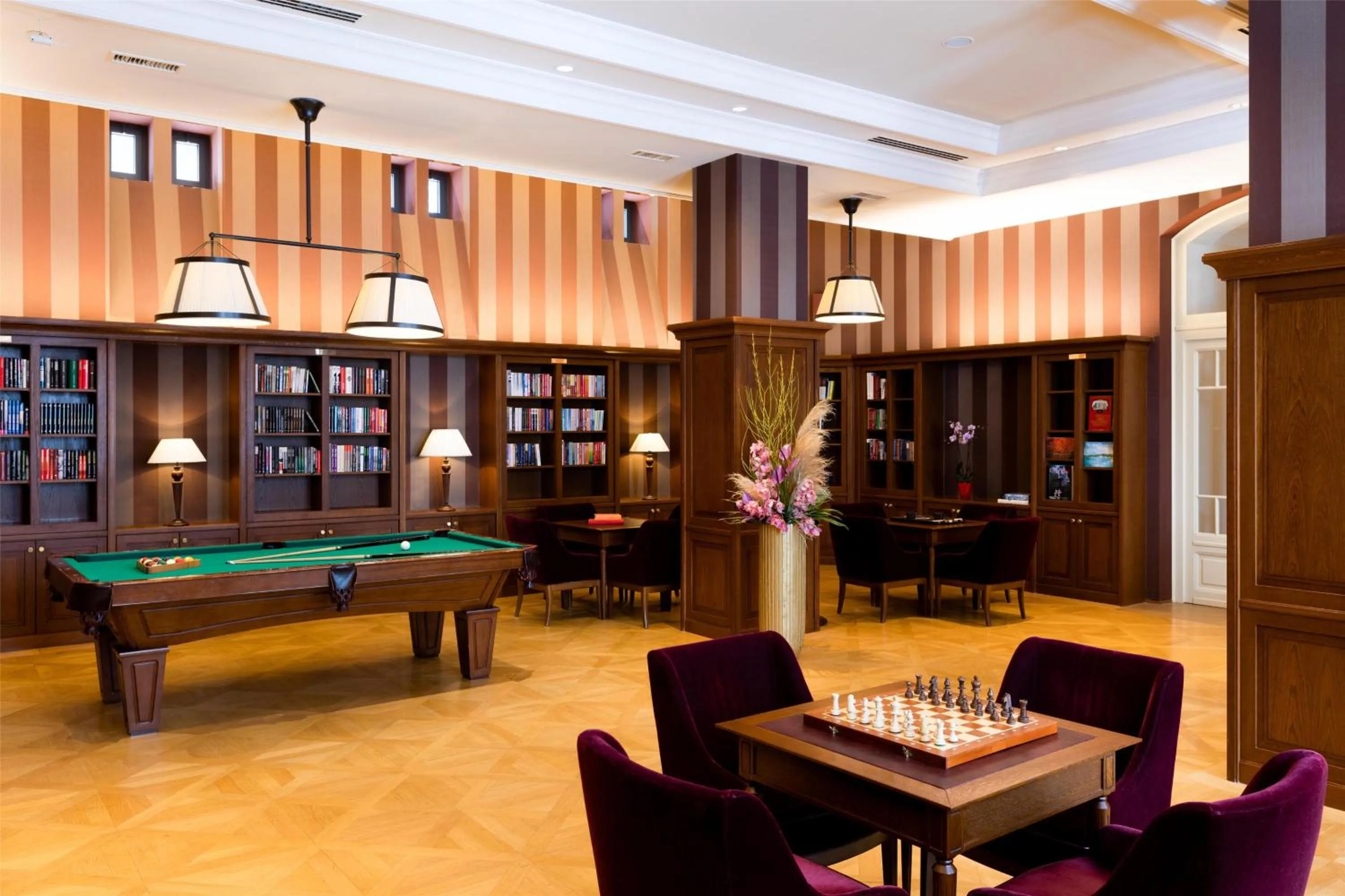Lounge or bar in Grand Hotel Kempinski High Tatras